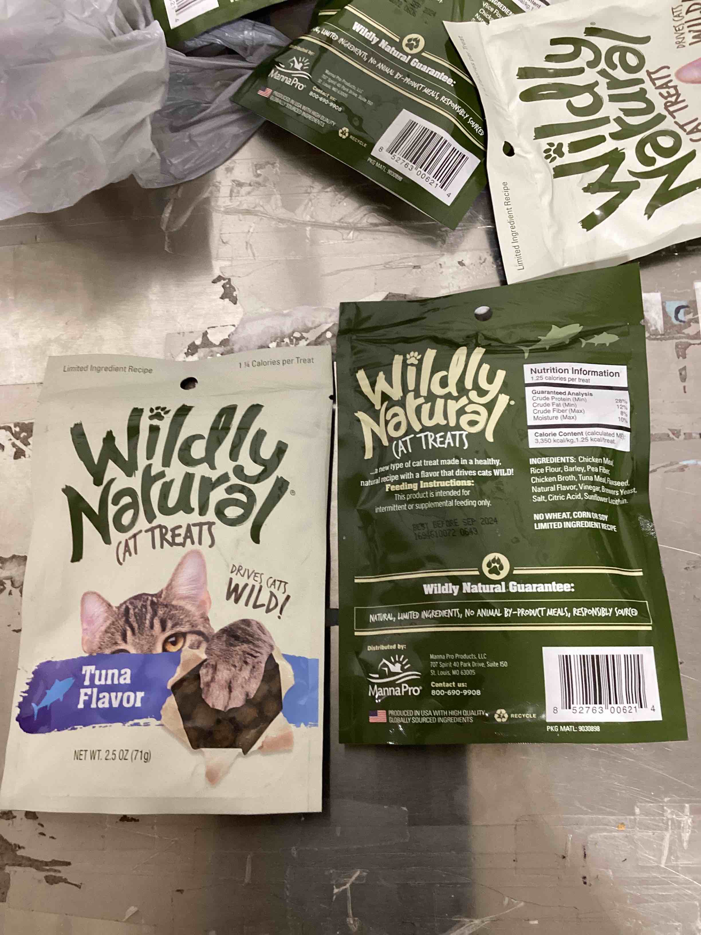 https://s3.amazonaws.com/lotting-images-prod/bidfta/PNK1837509_1756741757799.jpeg