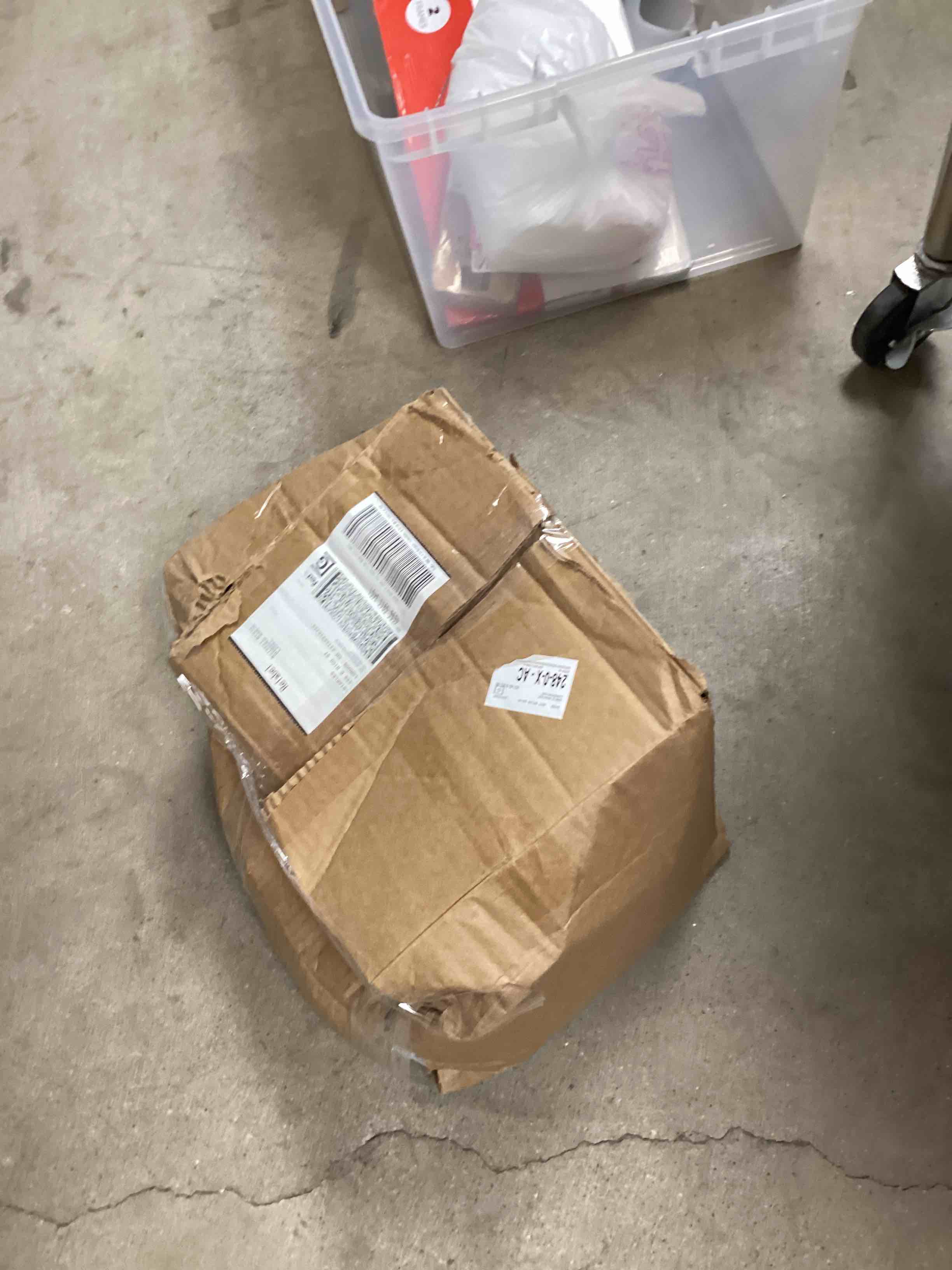 https://s3.amazonaws.com/lotting-images-prod/bidfta/PNK1837531_1756749706522.jpeg