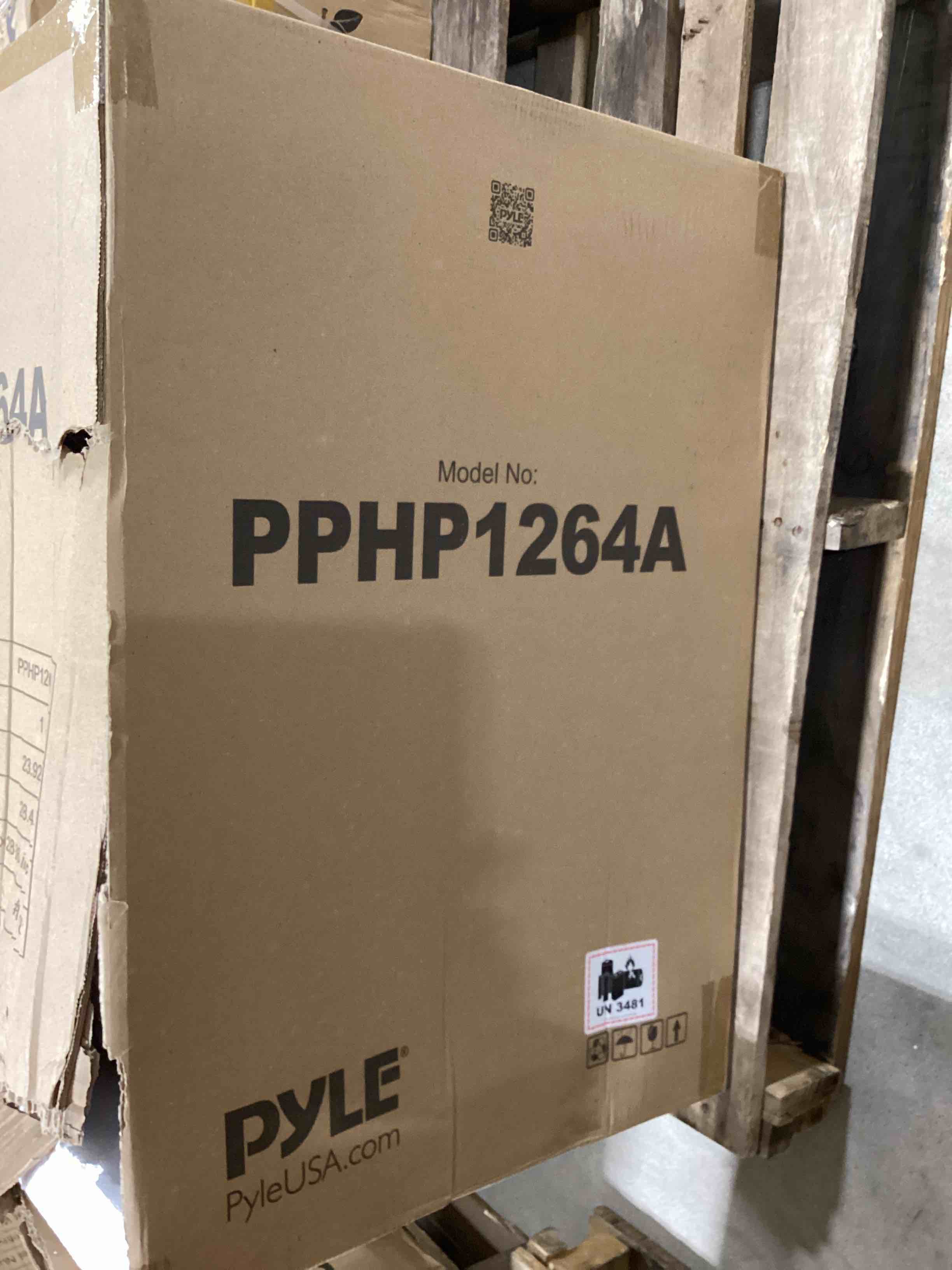 https://s3.amazonaws.com/lotting-images-prod/bidfta/PNK1837659_1756833217860.jpeg