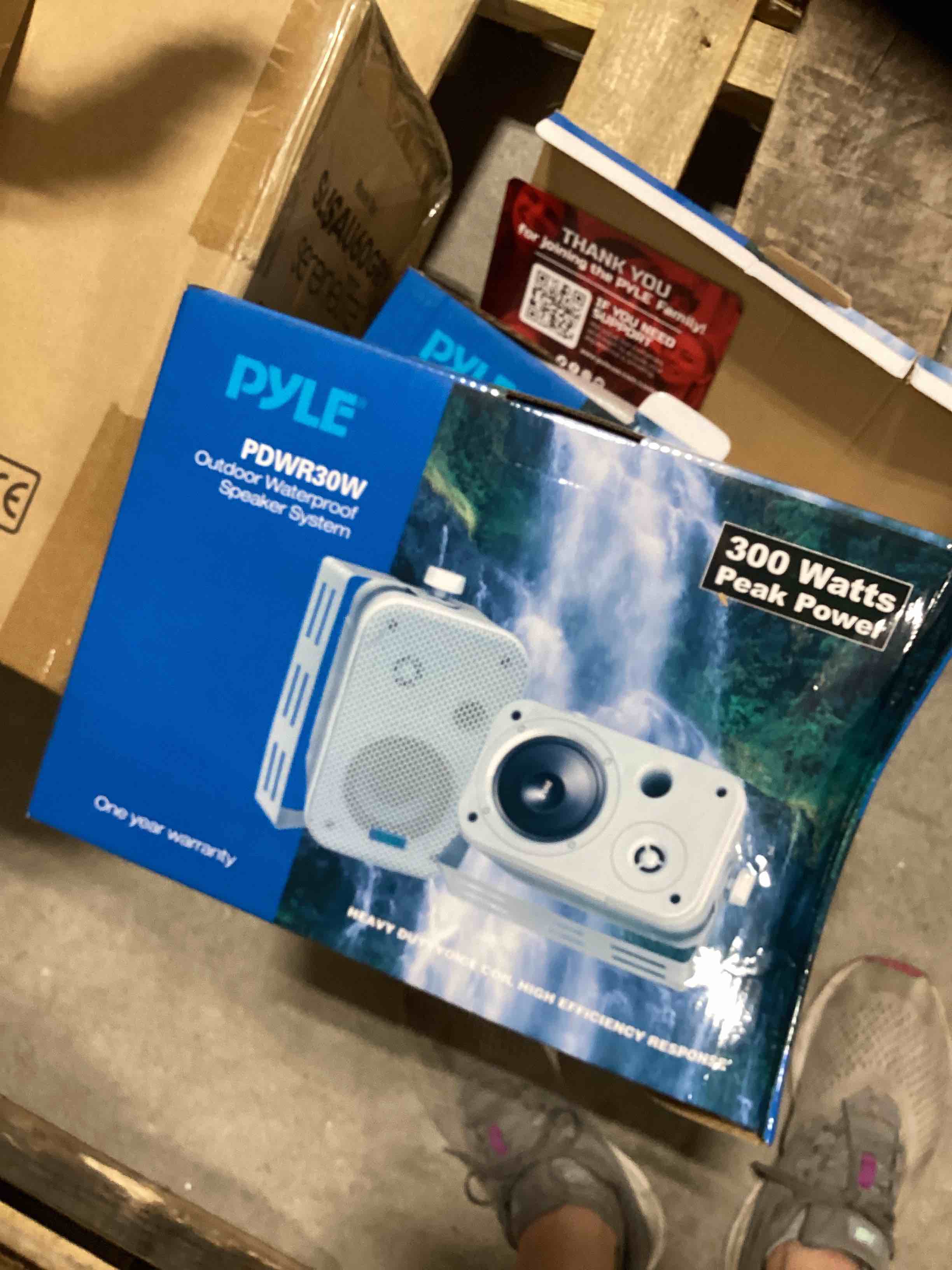 https://s3.amazonaws.com/lotting-images-prod/bidfta/PNK1837681_1756828175238.jpeg