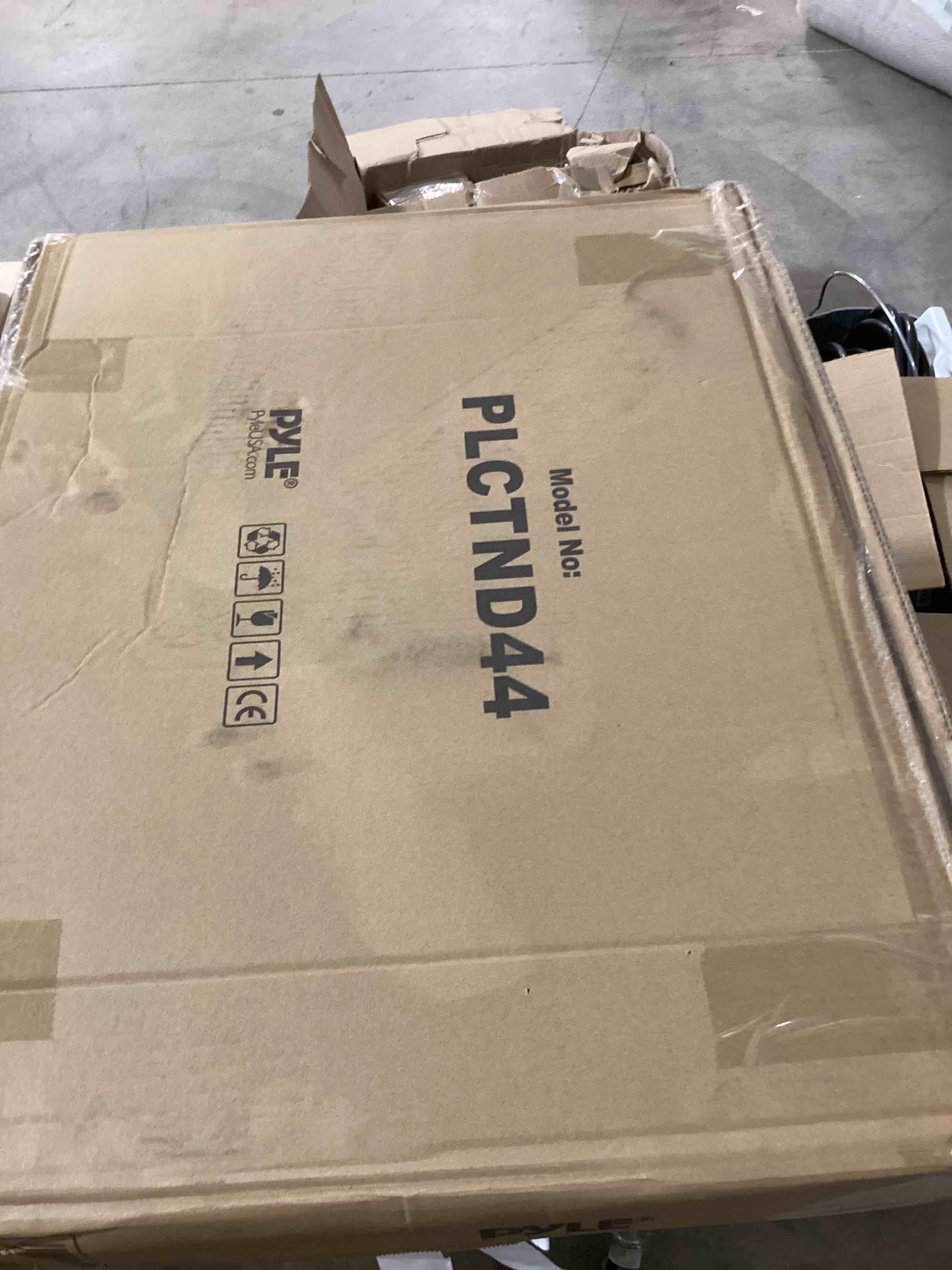 https://s3.amazonaws.com/lotting-images-prod/bidfta/PNK1837733_1756840241623.jpeg