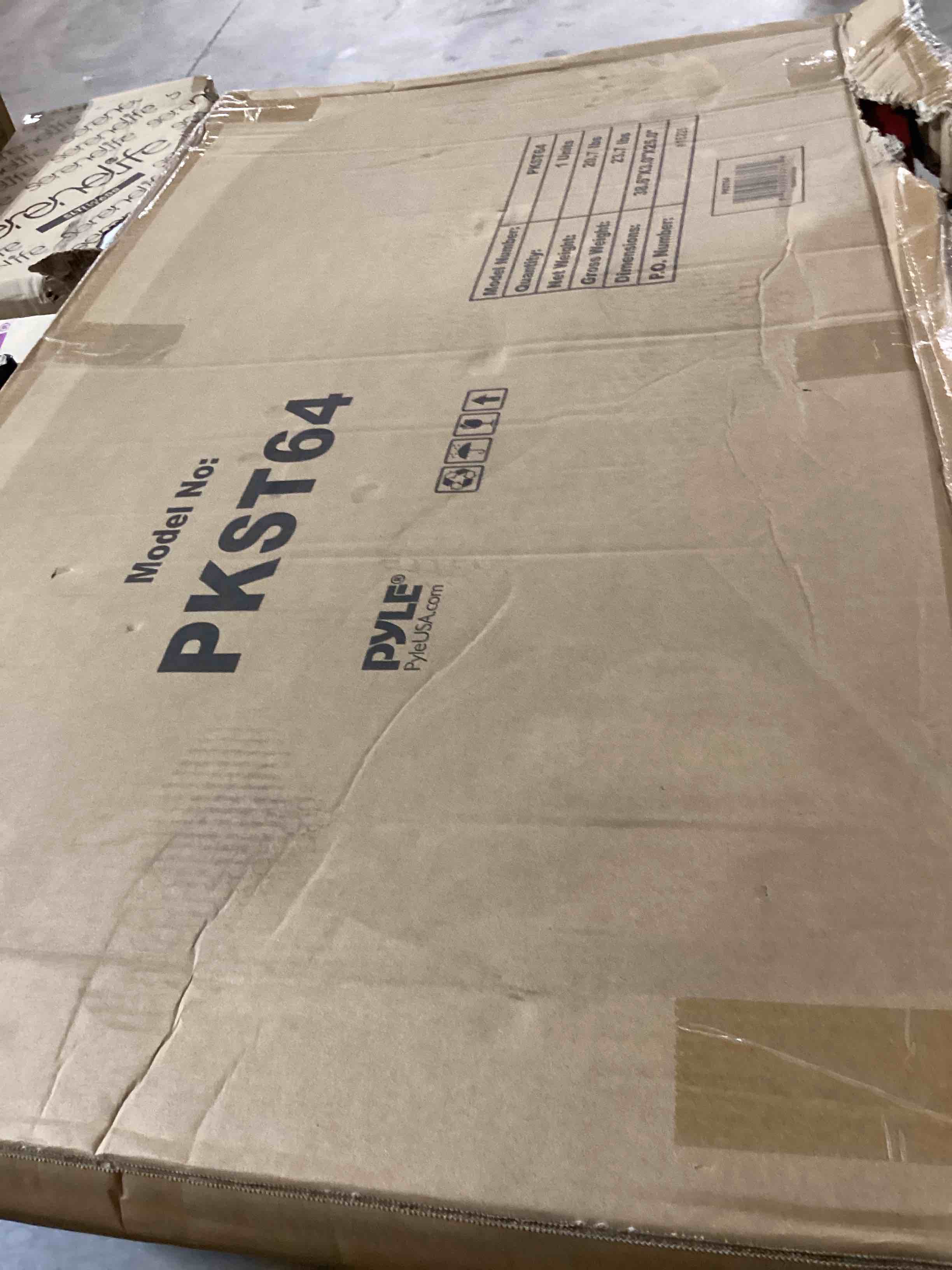 https://s3.amazonaws.com/lotting-images-prod/bidfta/PNK1837738_1756840907178.jpeg