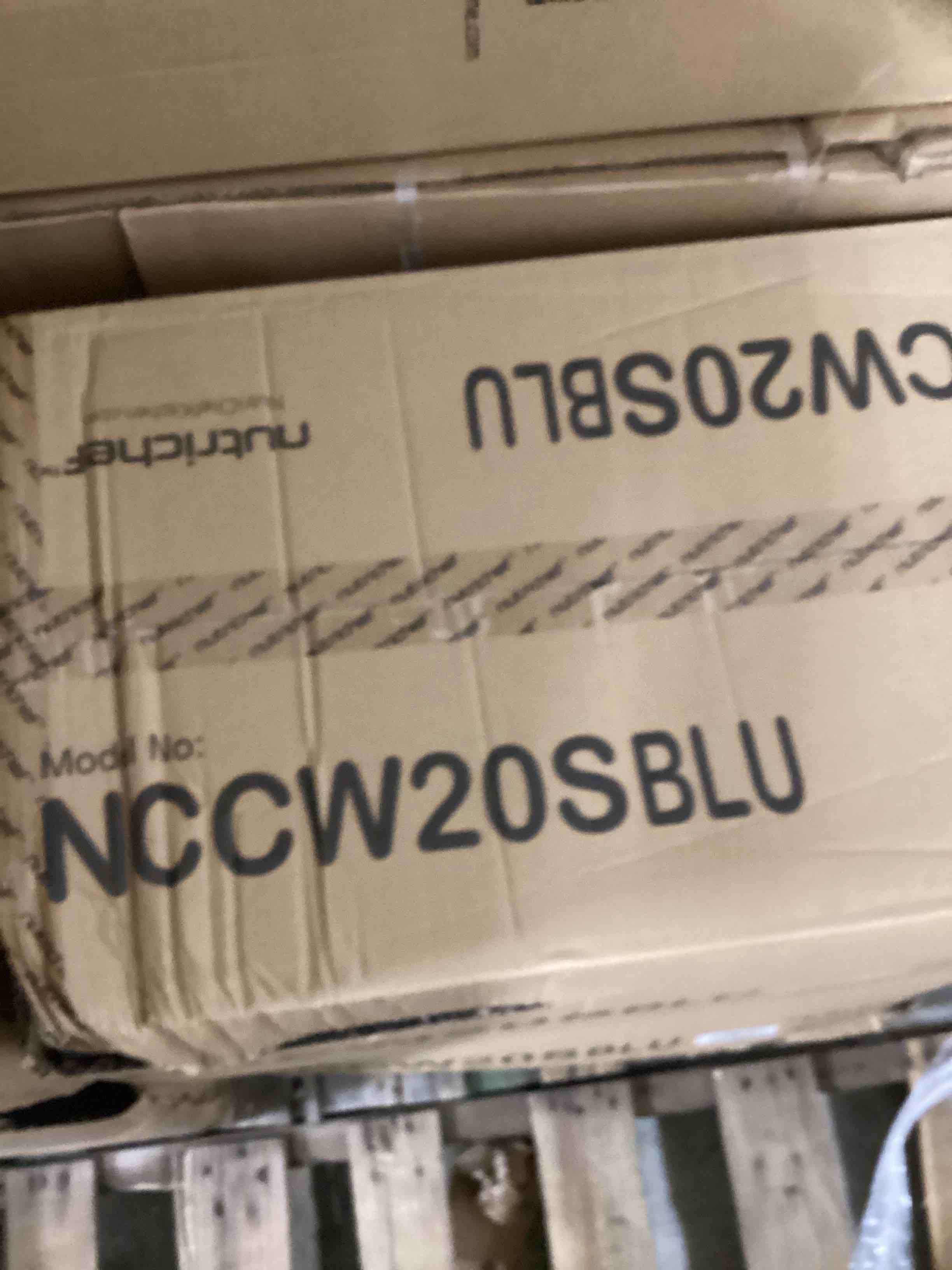 https://s3.amazonaws.com/lotting-images-prod/bidfta/PNK1837753_1756842347678.jpeg