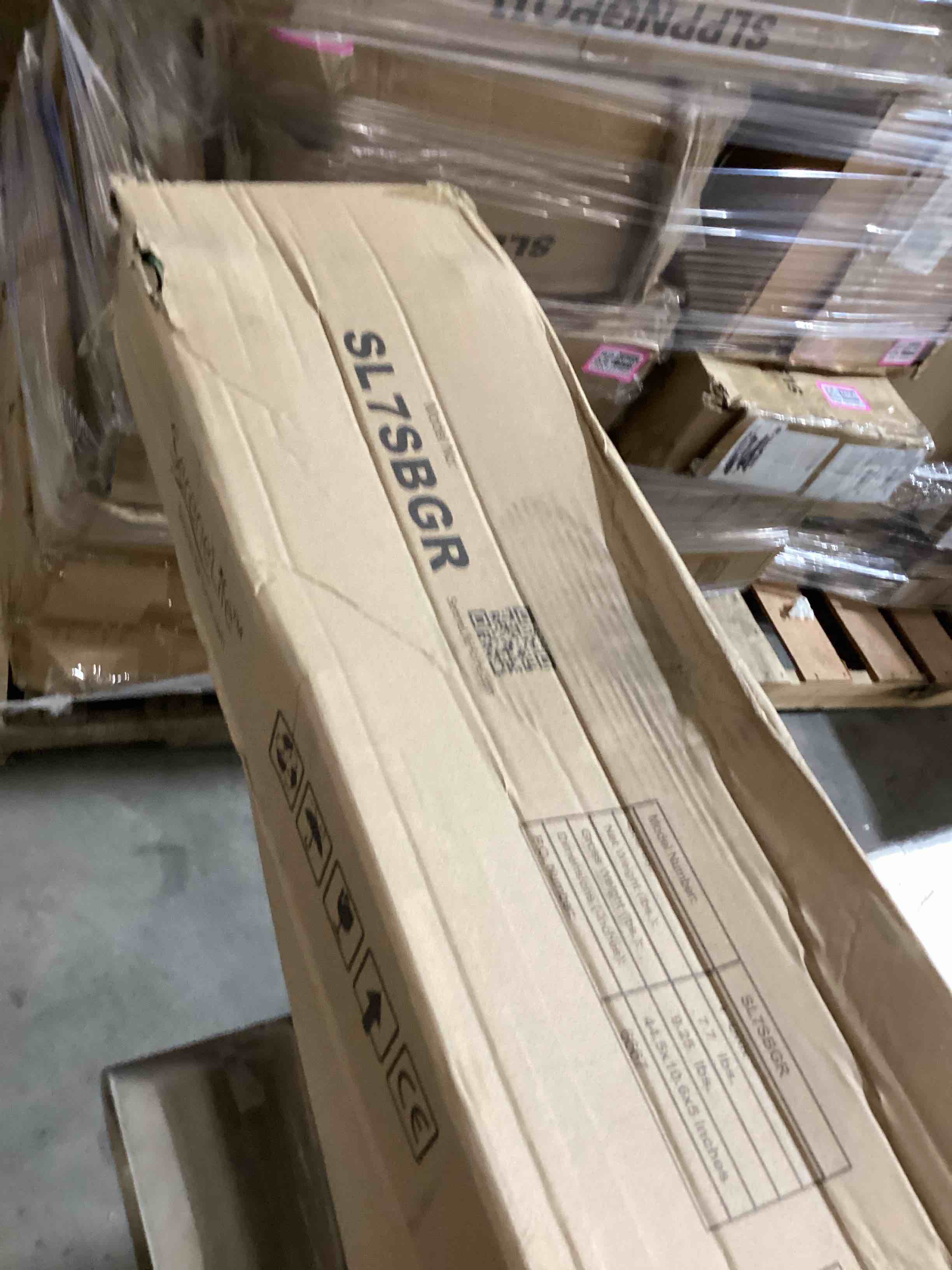 https://s3.amazonaws.com/lotting-images-prod/bidfta/PNK1837754_1756842457167.jpeg