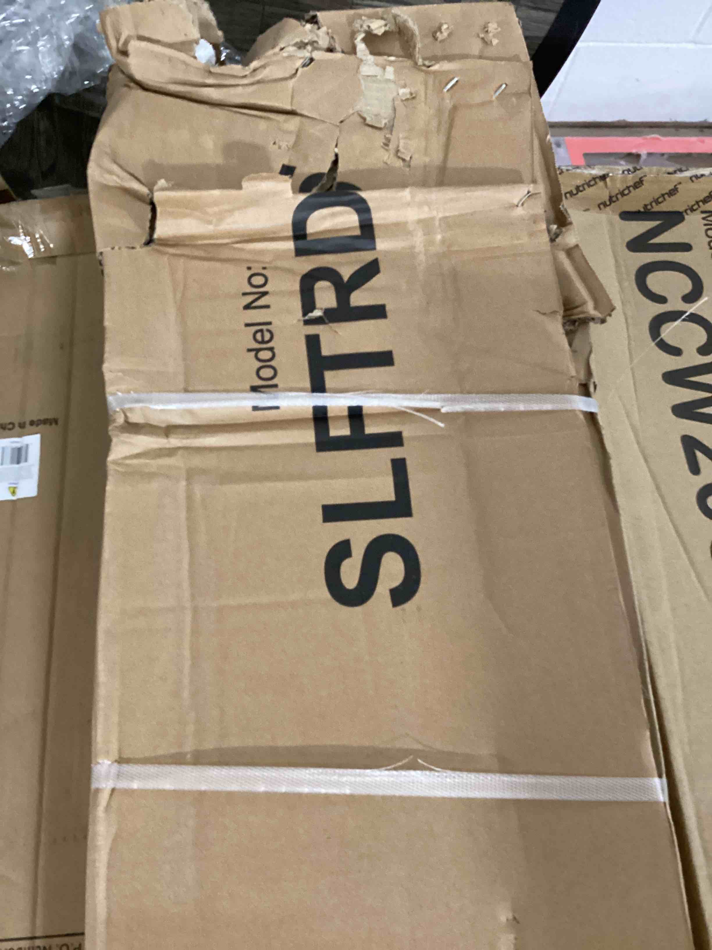 https://s3.amazonaws.com/lotting-images-prod/bidfta/PNK1837757_1756842585188.jpeg
