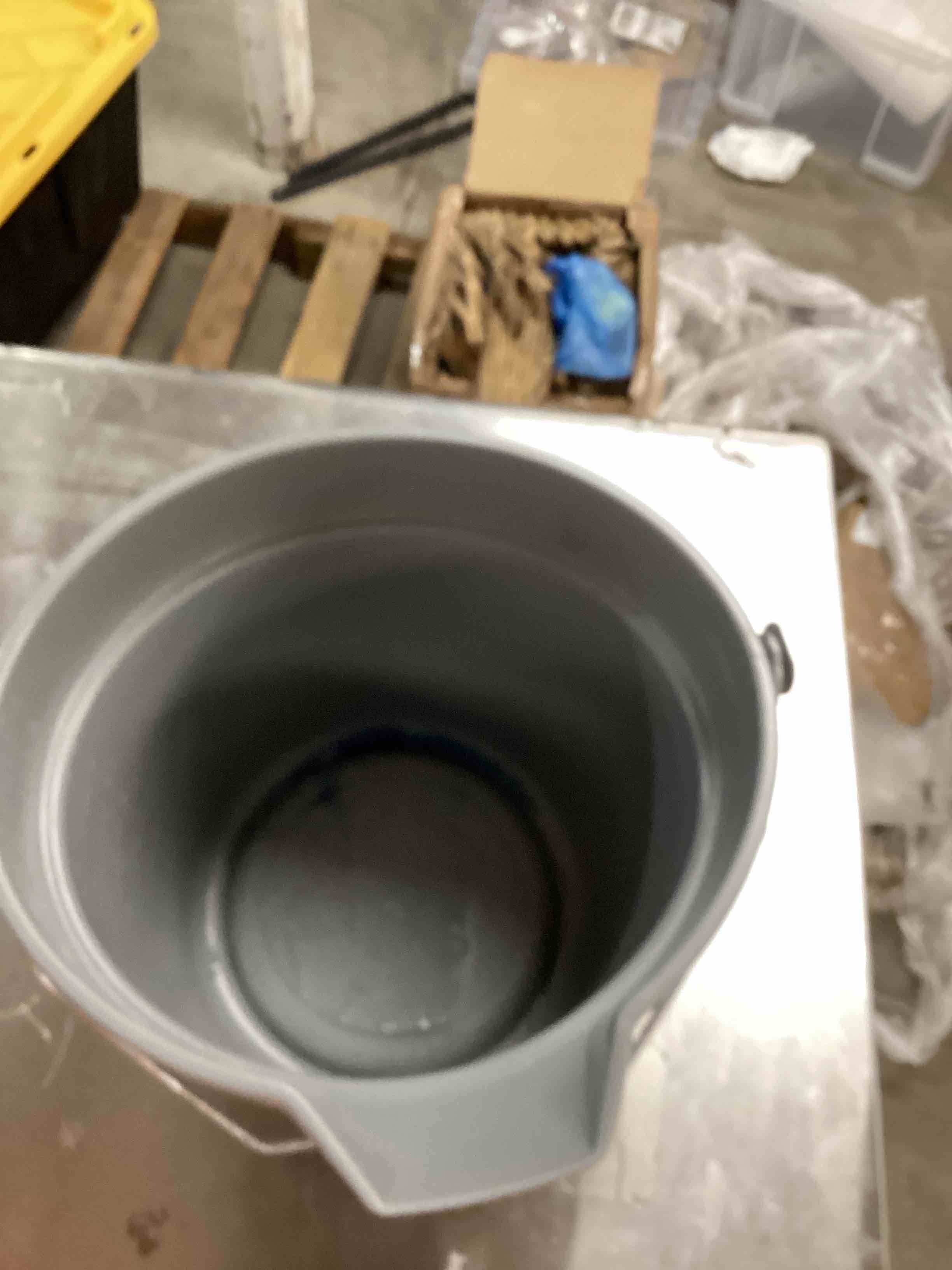 https://s3.amazonaws.com/lotting-images-prod/bidfta/PNK1837938_1757081691730.jpeg