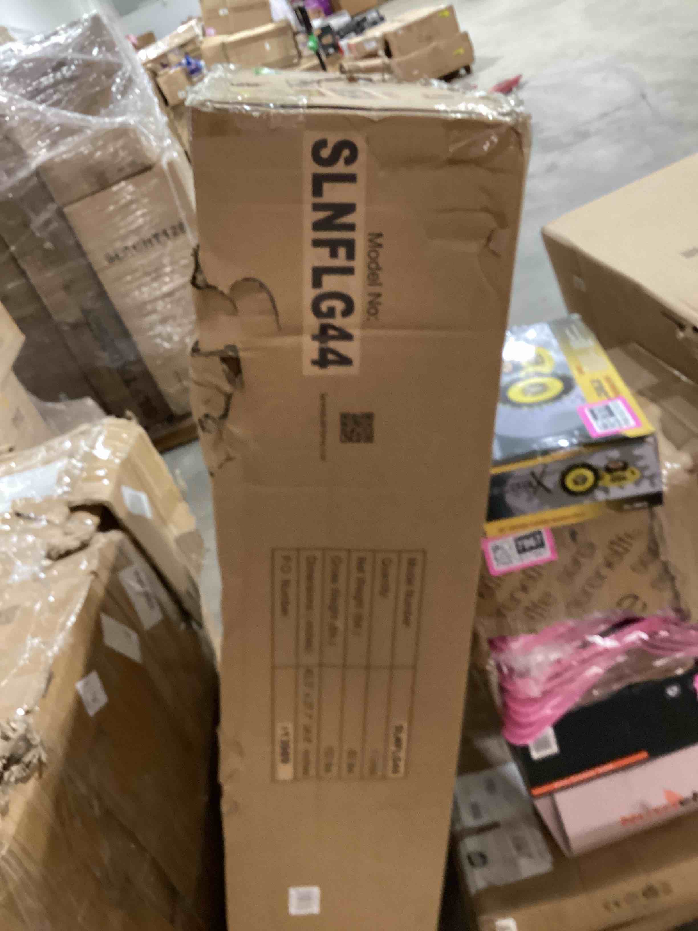 https://s3.amazonaws.com/lotting-images-prod/bidfta/PNK1837972_1757086644928.jpeg