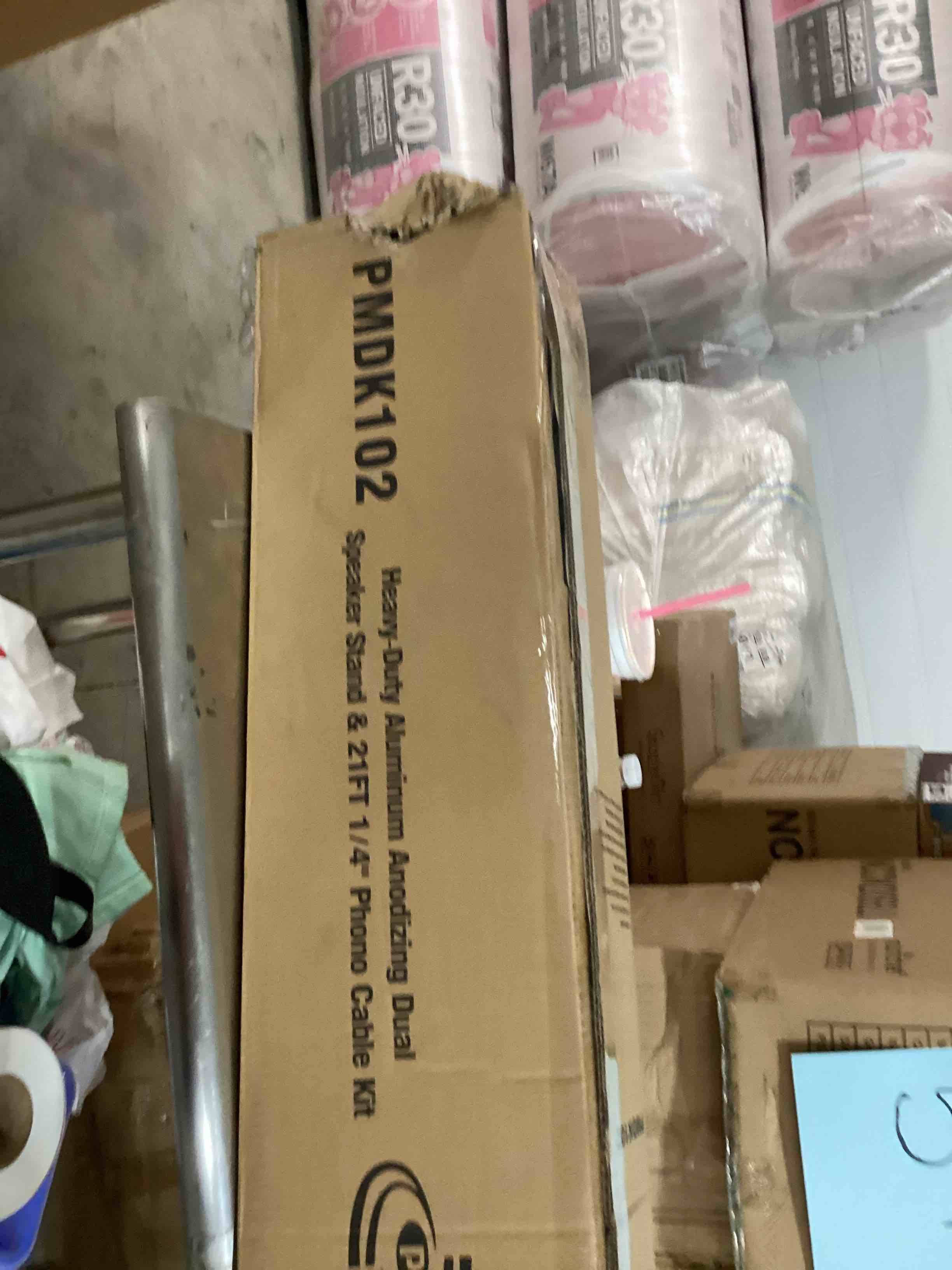 https://s3.amazonaws.com/lotting-images-prod/bidfta/PNK1837975_1757087212532.jpeg