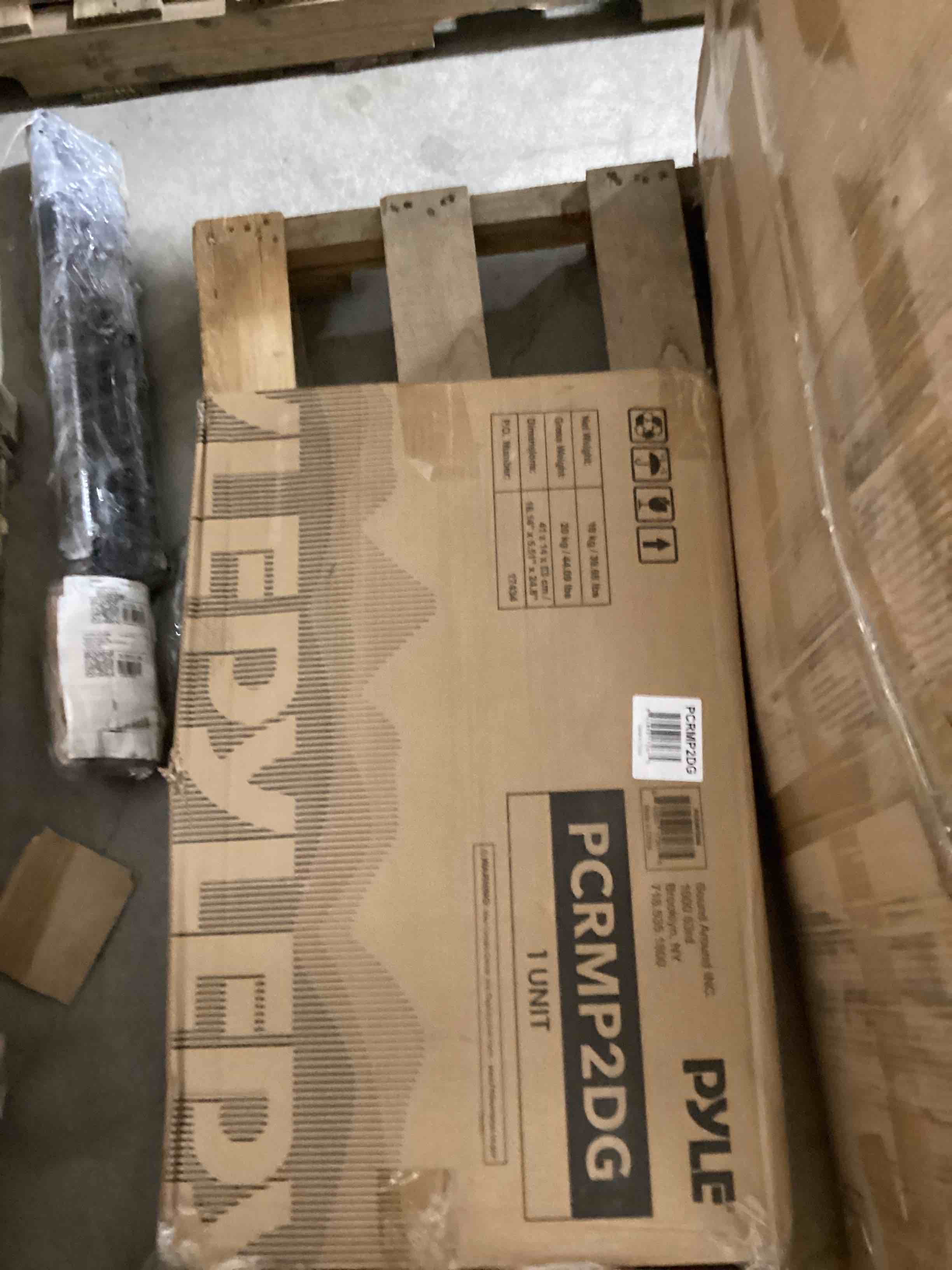 https://s3.amazonaws.com/lotting-images-prod/bidfta/PNK1837984_1757090718769.jpeg