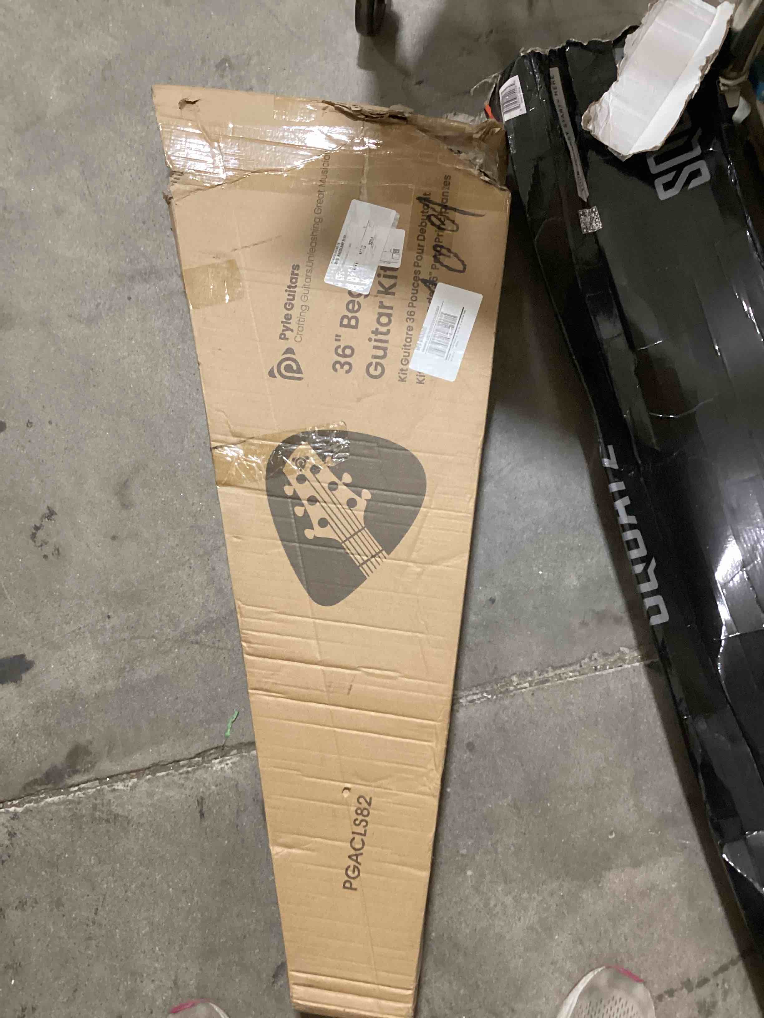 https://s3.amazonaws.com/lotting-images-prod/bidfta/PNK1838005_1757092832536.jpeg