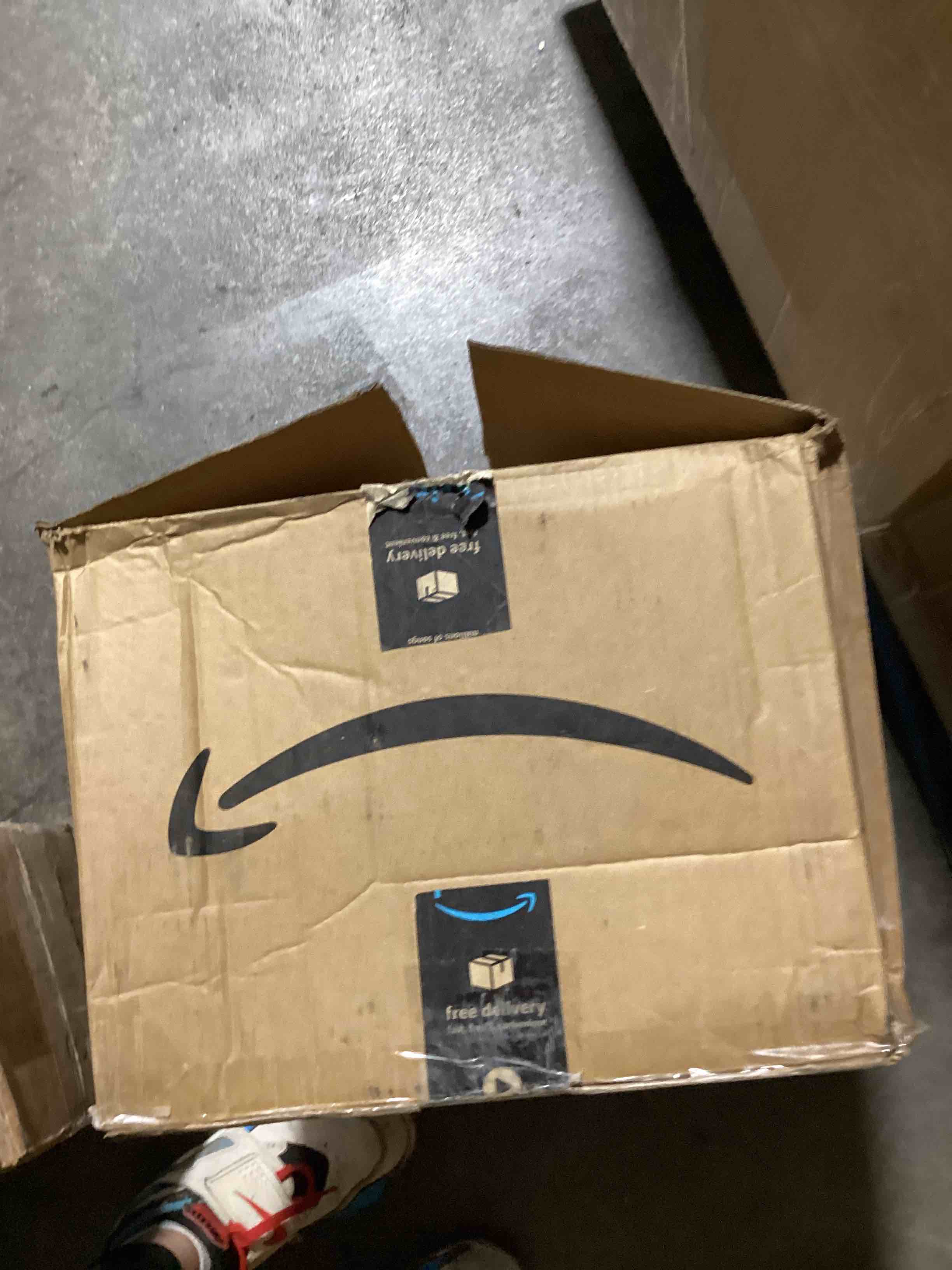 https://s3.amazonaws.com/lotting-images-prod/bidfta/PNK1838041_1757339911147.jpeg