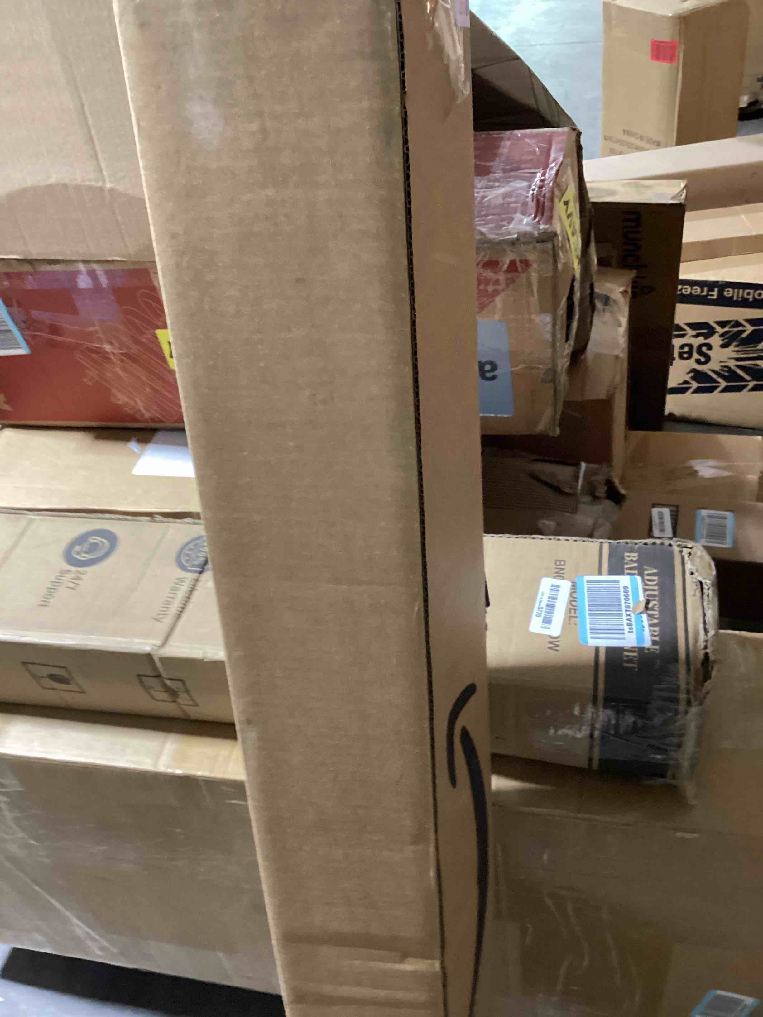https://s3.amazonaws.com/lotting-images-prod/bidfta/PNK1838044_1757340744841.jpeg