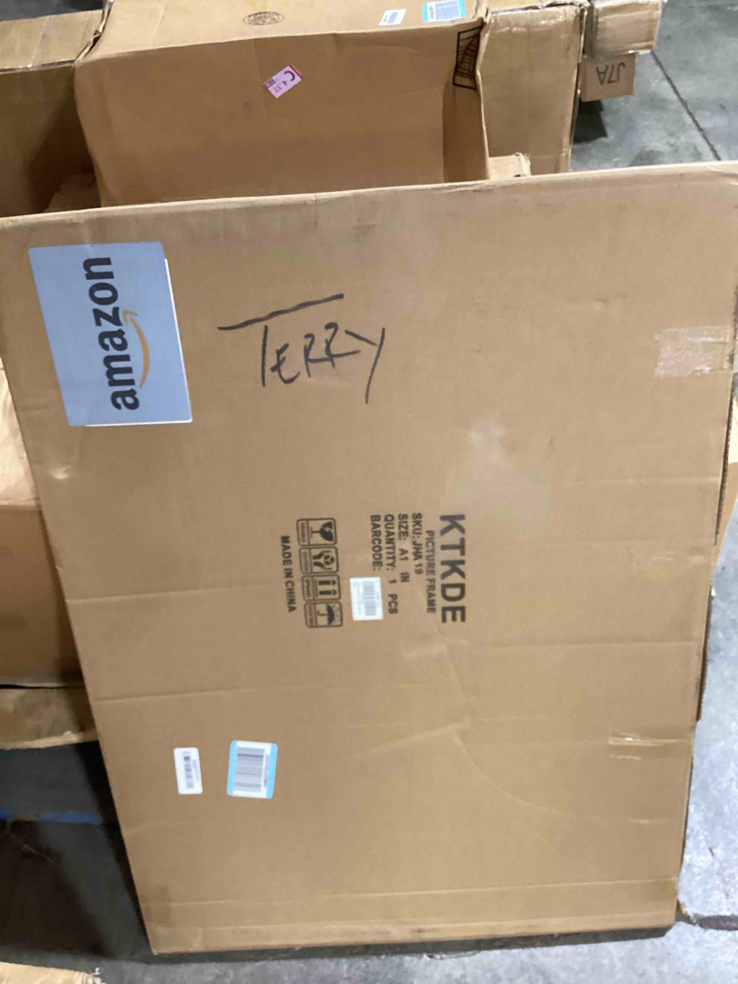 https://s3.amazonaws.com/lotting-images-prod/bidfta/PNK1838053_1757342721990.jpeg