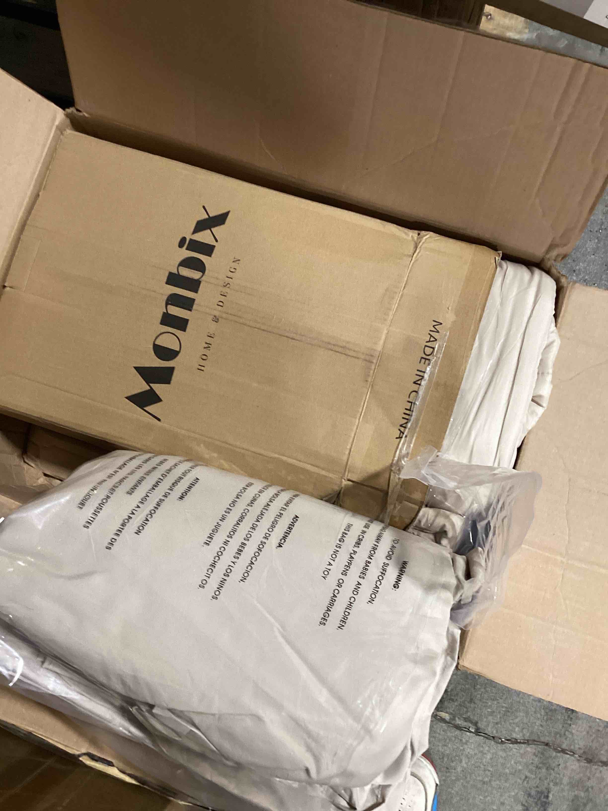 https://s3.amazonaws.com/lotting-images-prod/bidfta/PNK1838111_1757362174565.jpeg