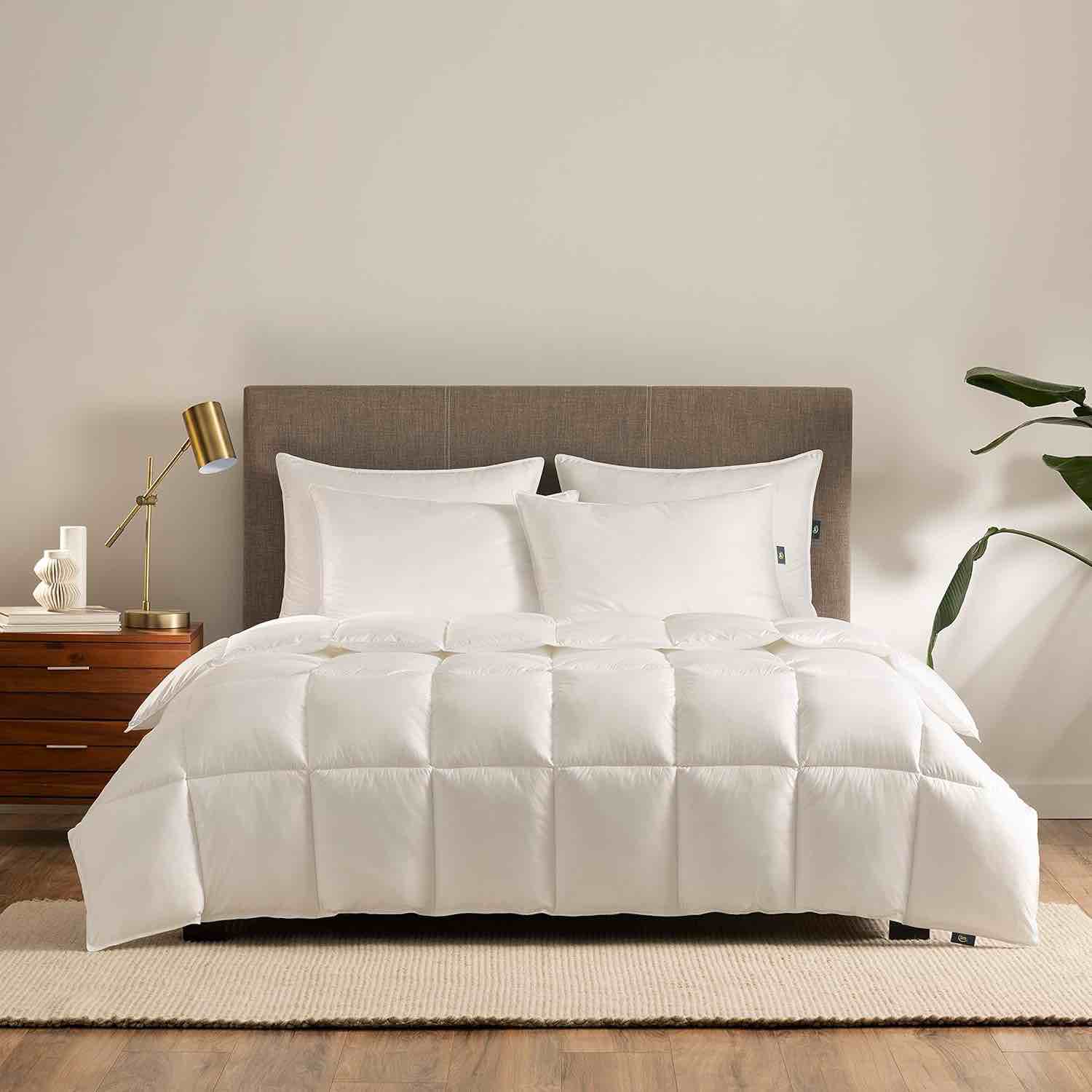 Serta Down lllusion Down free comfort 