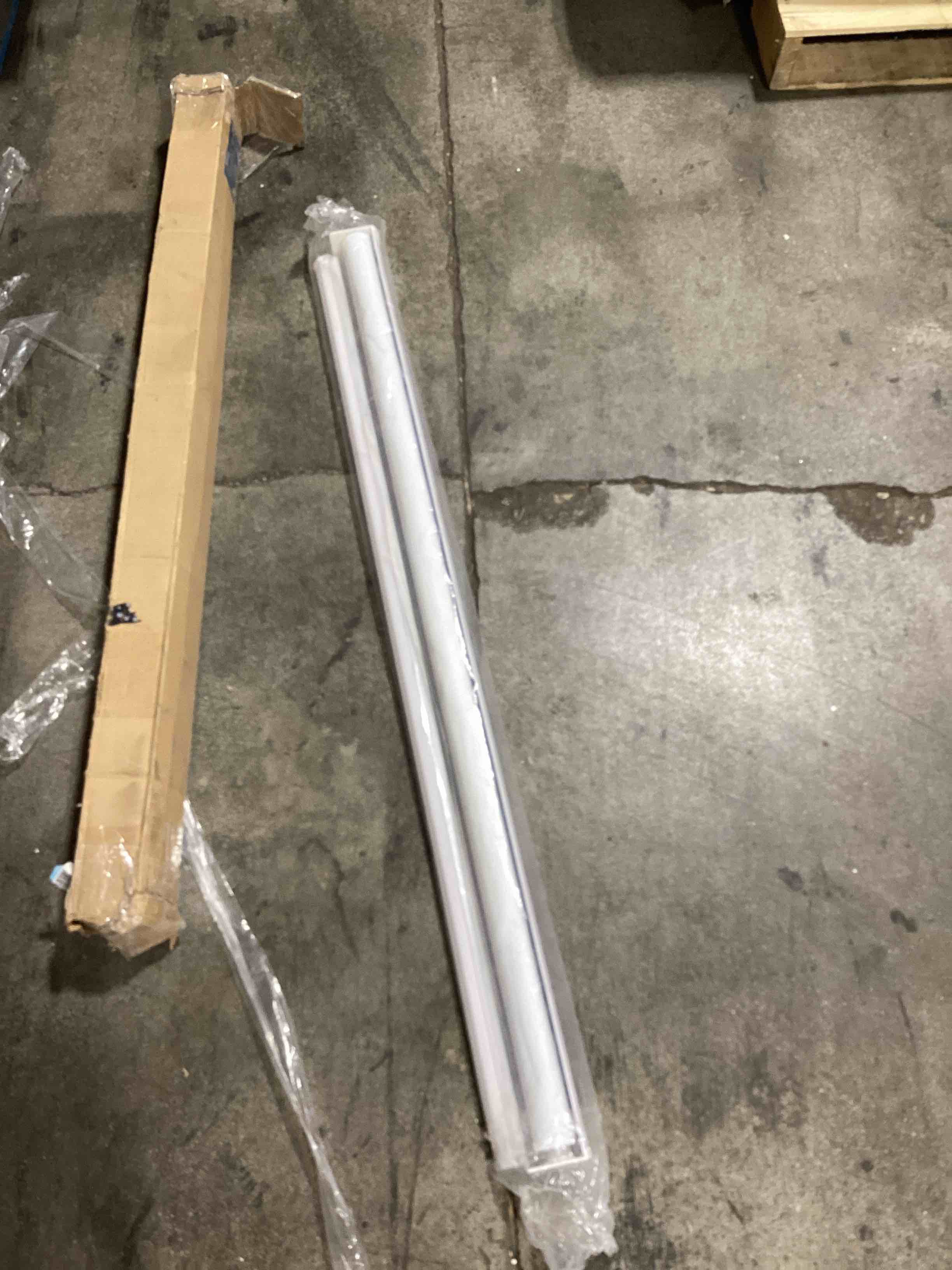 Blinds White 