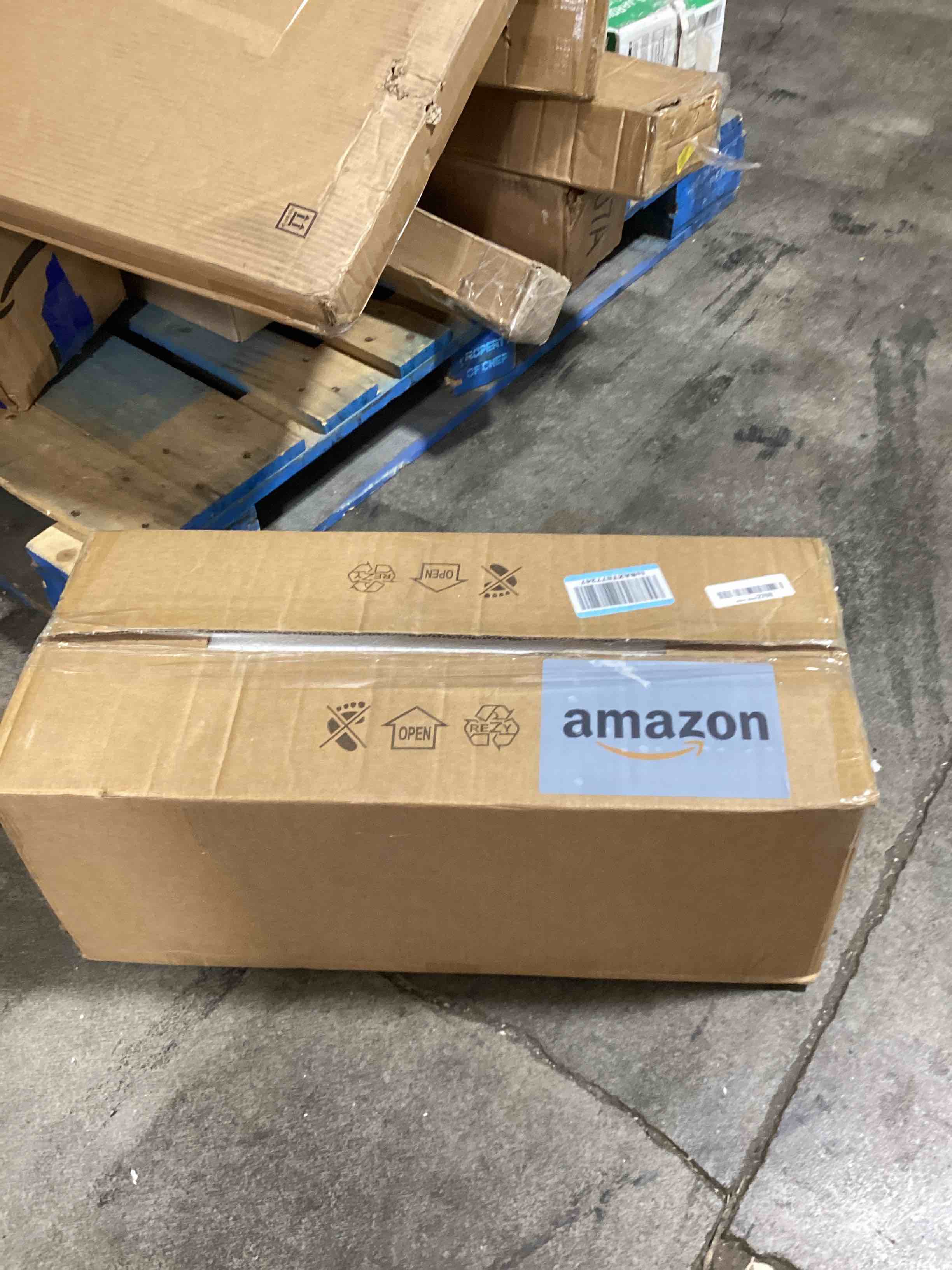 https://s3.amazonaws.com/lotting-images-prod/bidfta/PNK1838127_1757357051220.jpeg
