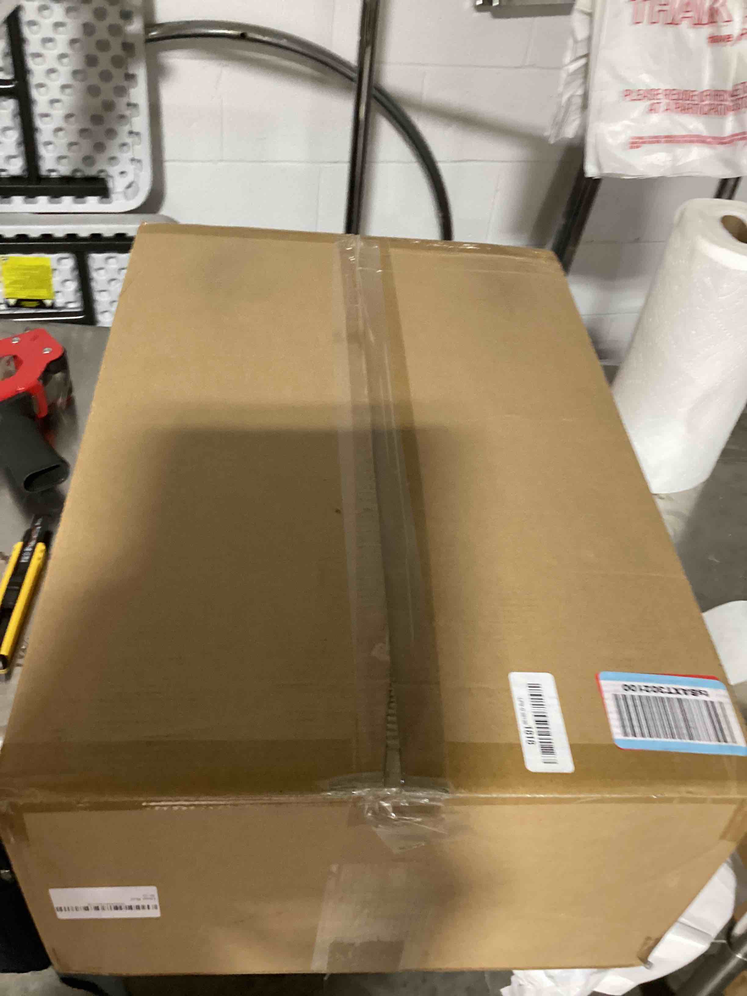 https://s3.amazonaws.com/lotting-images-prod/bidfta/PNK1838414_1757598986574.jpeg