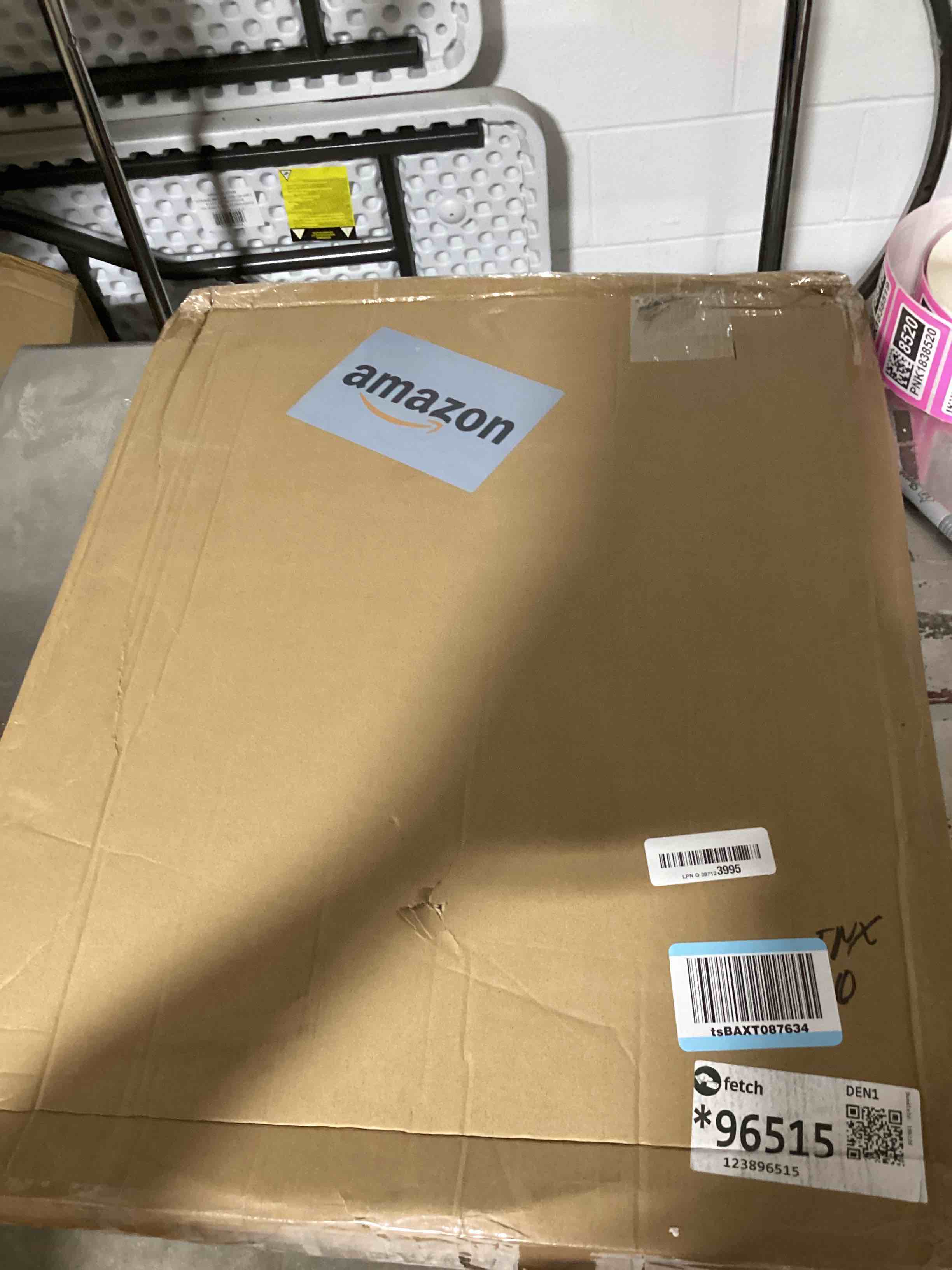 https://s3.amazonaws.com/lotting-images-prod/bidfta/PNK1838418_1757599665636.jpeg