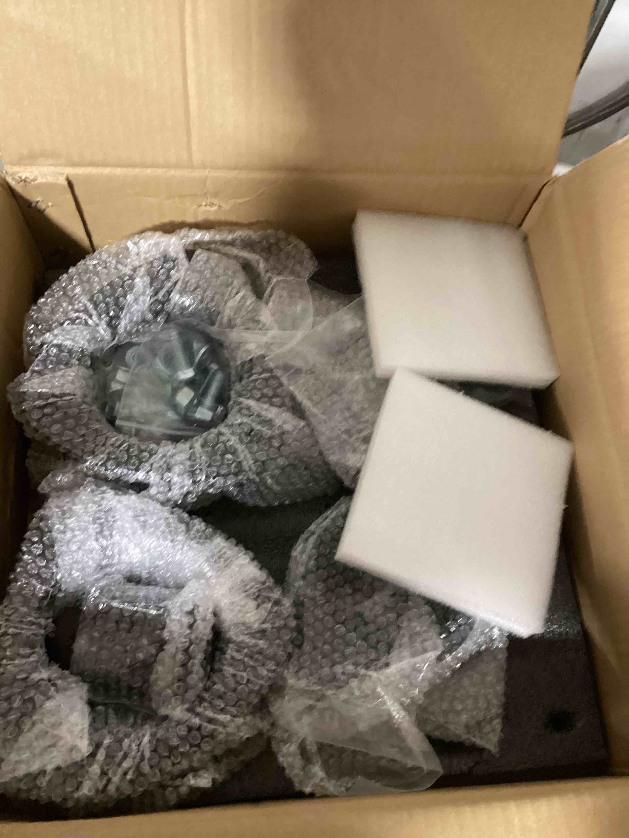 https://s3.amazonaws.com/lotting-images-prod/bidfta/PNK1838422_1757600492354.jpeg