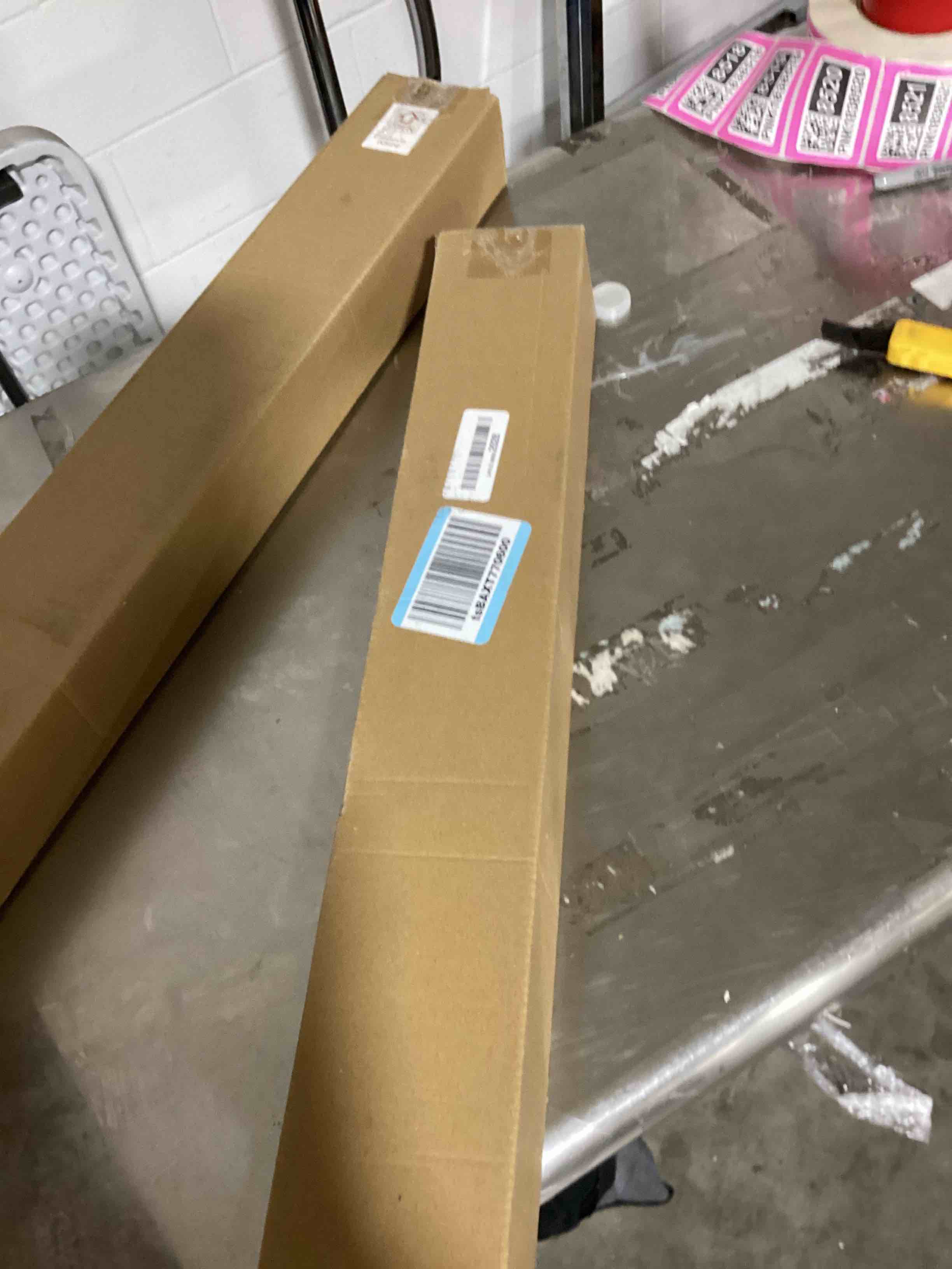 https://s3.amazonaws.com/lotting-images-prod/bidfta/PNK1838433_1757603065473.jpeg