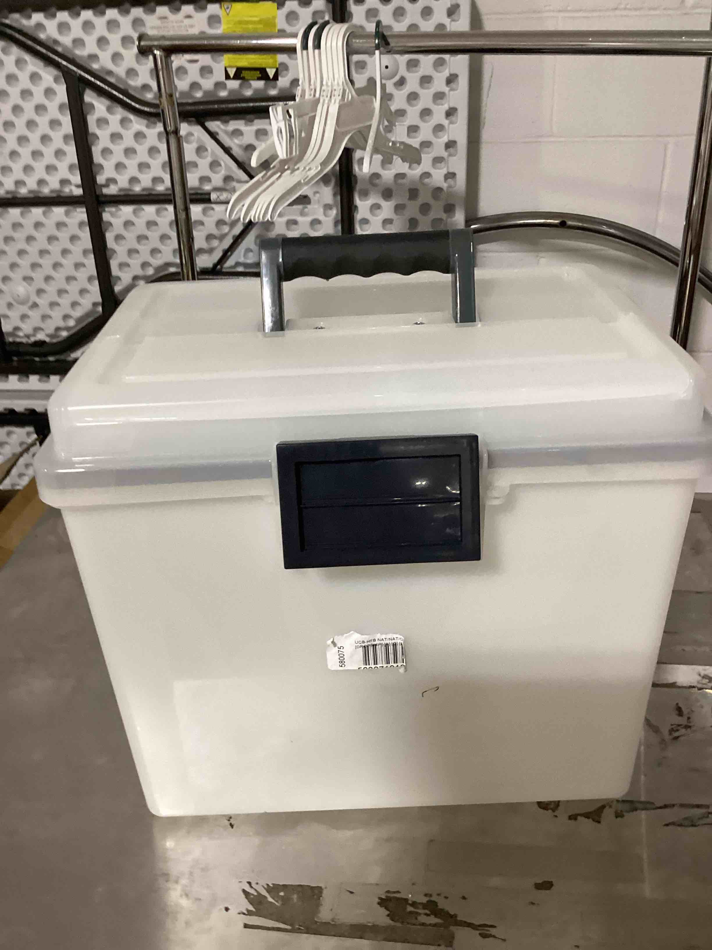 Storage Container with handle