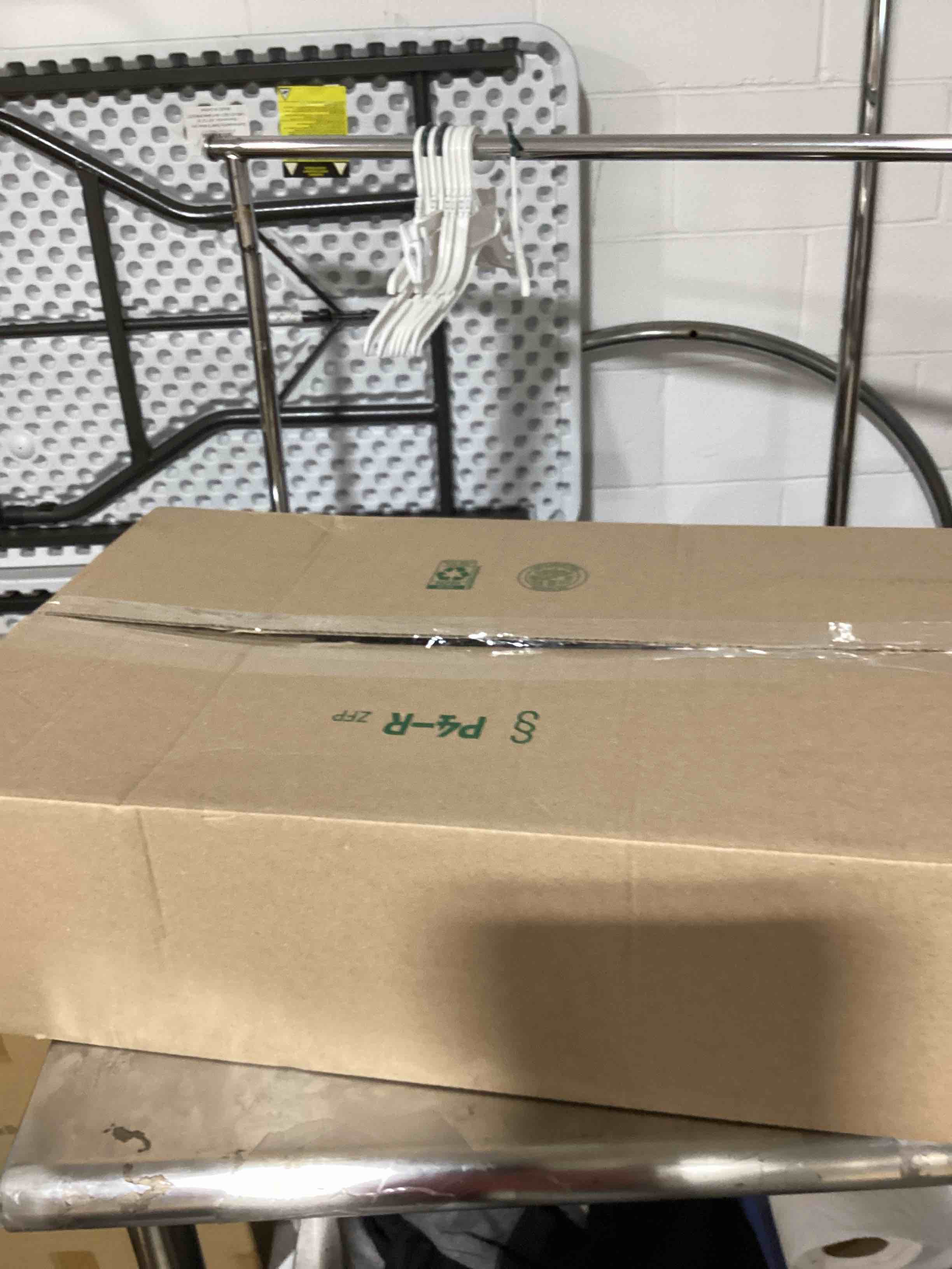 https://s3.amazonaws.com/lotting-images-prod/bidfta/PNK1838466_1757611385262.jpeg