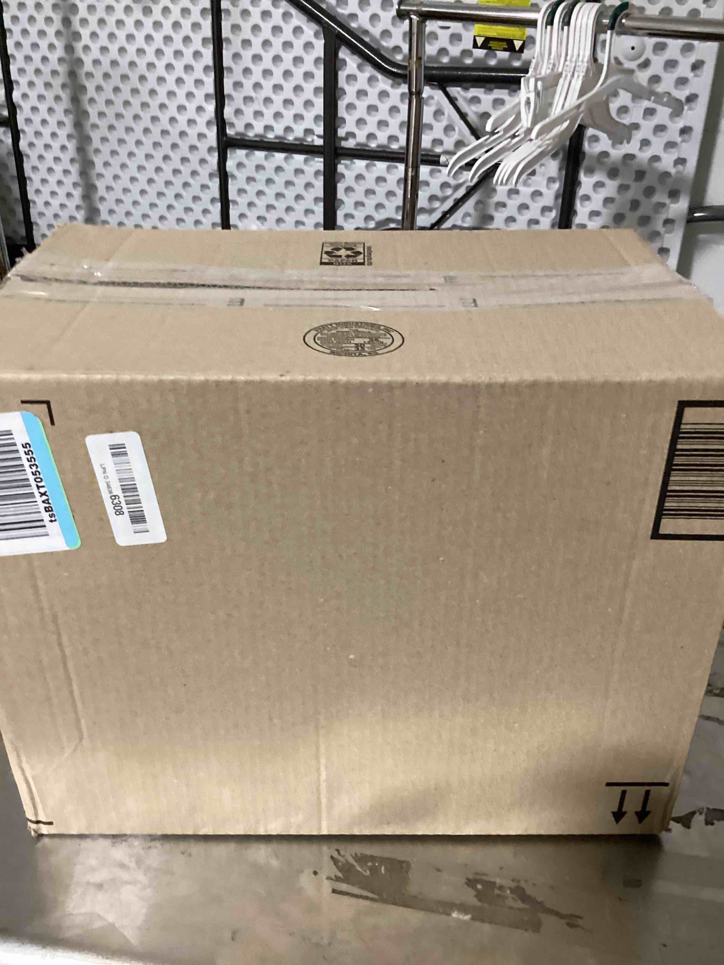https://s3.amazonaws.com/lotting-images-prod/bidfta/PNK1838483_1757616229456.jpeg
