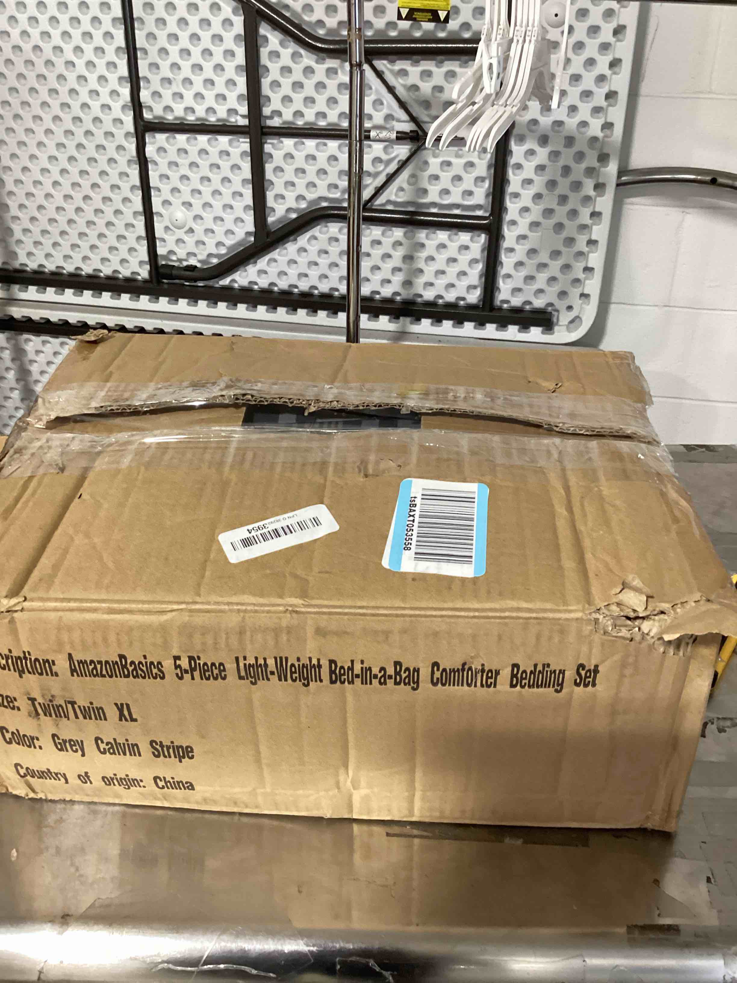 https://s3.amazonaws.com/lotting-images-prod/bidfta/PNK1838495_1757619274015.jpeg
