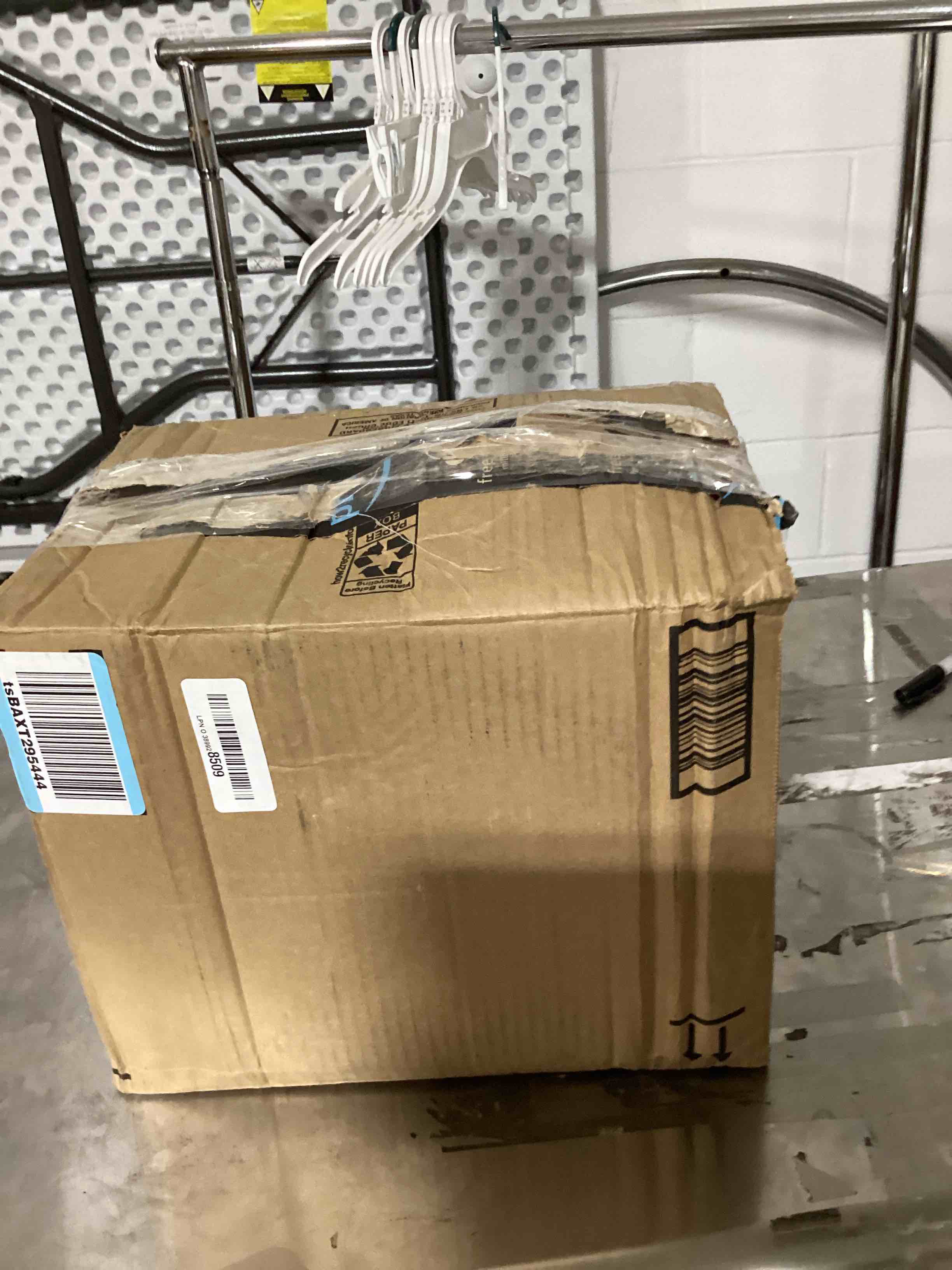 https://s3.amazonaws.com/lotting-images-prod/bidfta/PNK1838524_1757688116080.jpeg