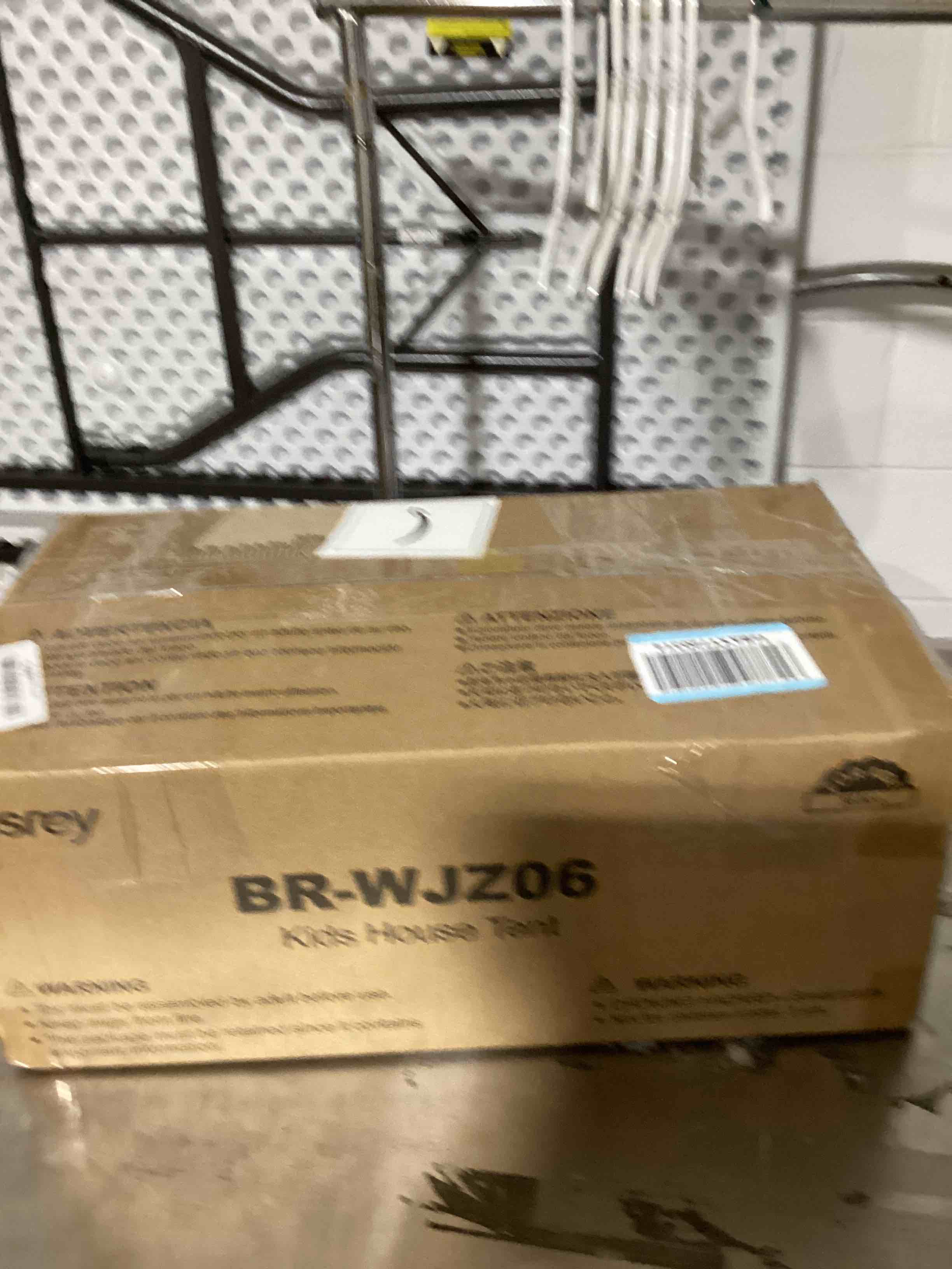 https://s3.amazonaws.com/lotting-images-prod/bidfta/PNK1838635_1757712774338.jpeg