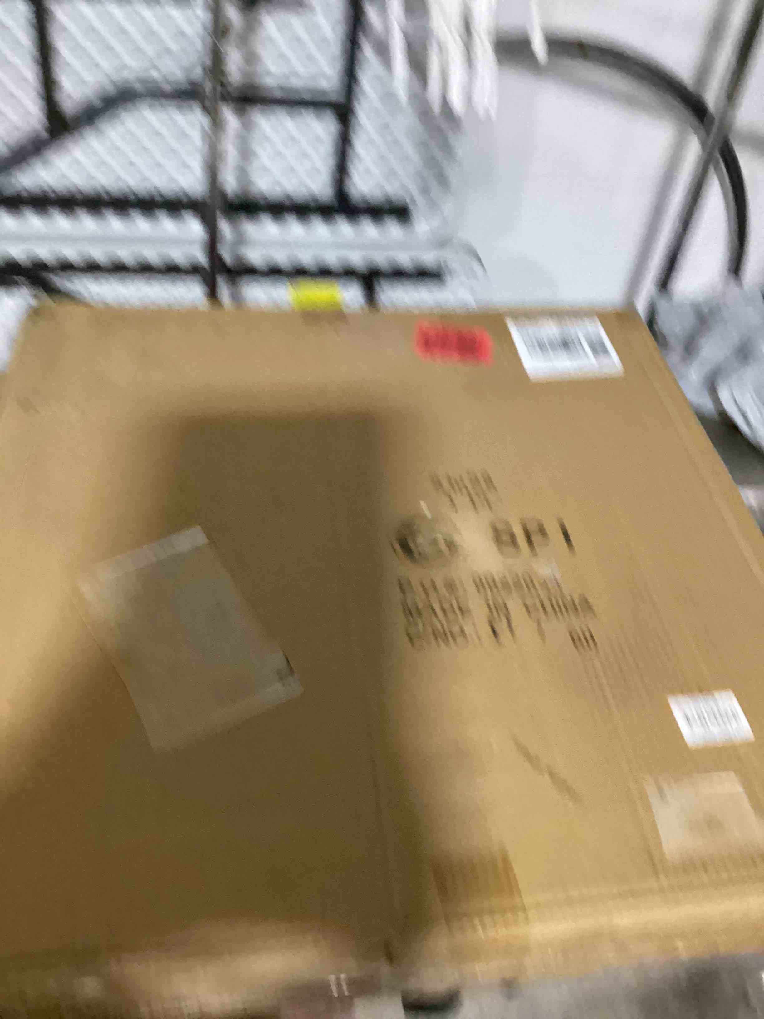https://s3.amazonaws.com/lotting-images-prod/bidfta/PNK1838637_1757712116223.jpeg