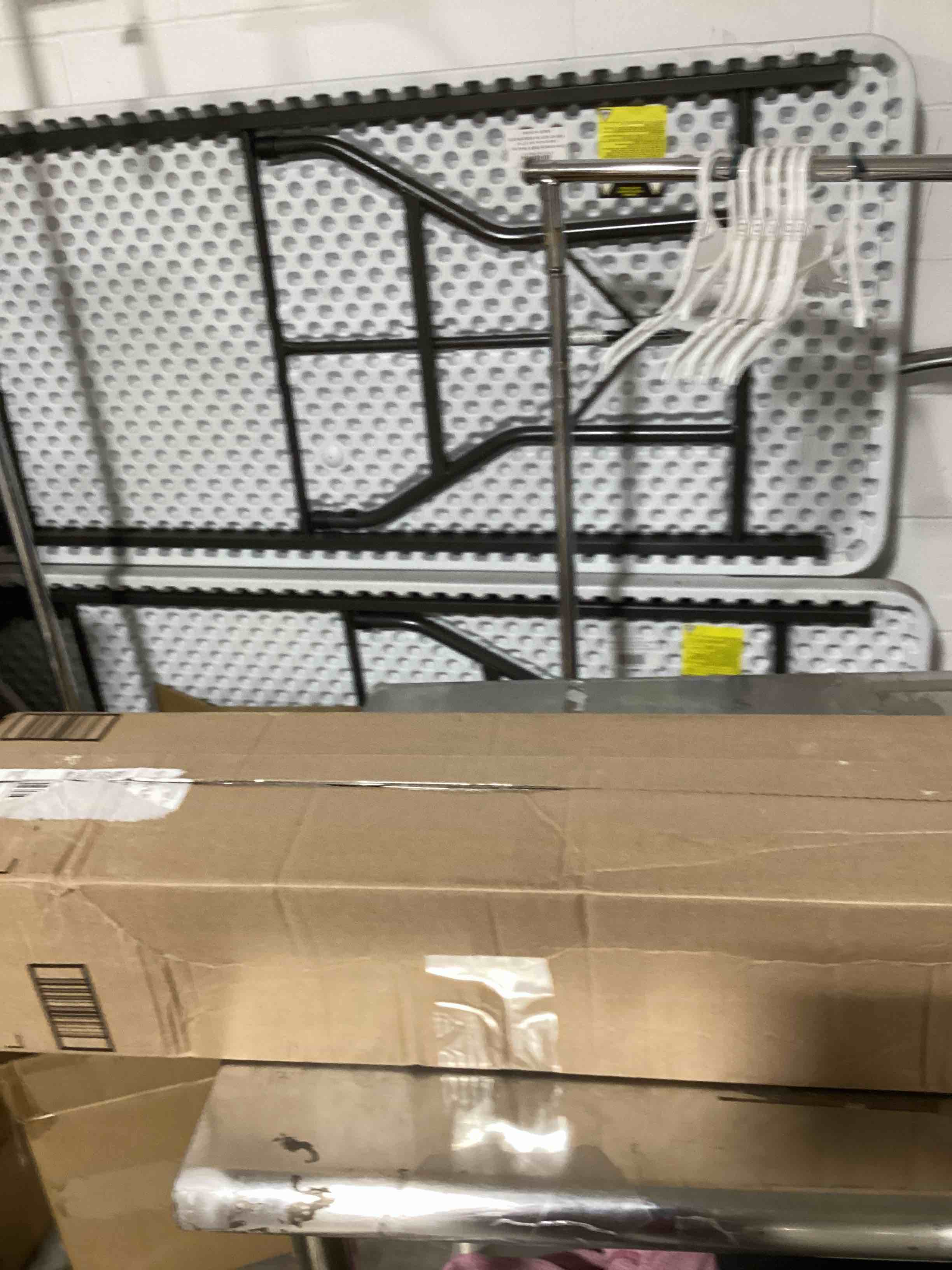 https://s3.amazonaws.com/lotting-images-prod/bidfta/PNK1838648_1757709816615.jpeg