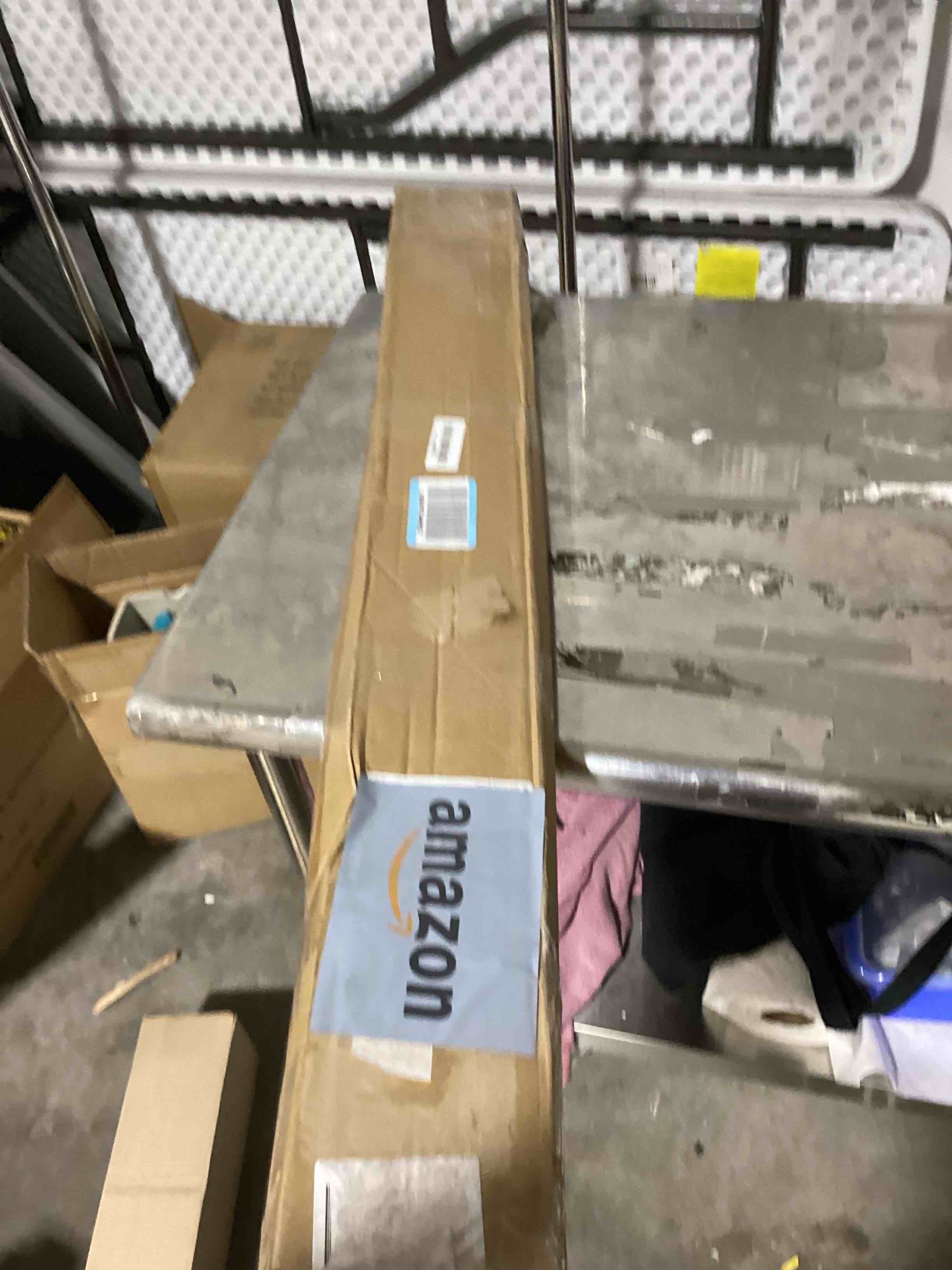 https://s3.amazonaws.com/lotting-images-prod/bidfta/PNK1838650_1757709629624.jpeg