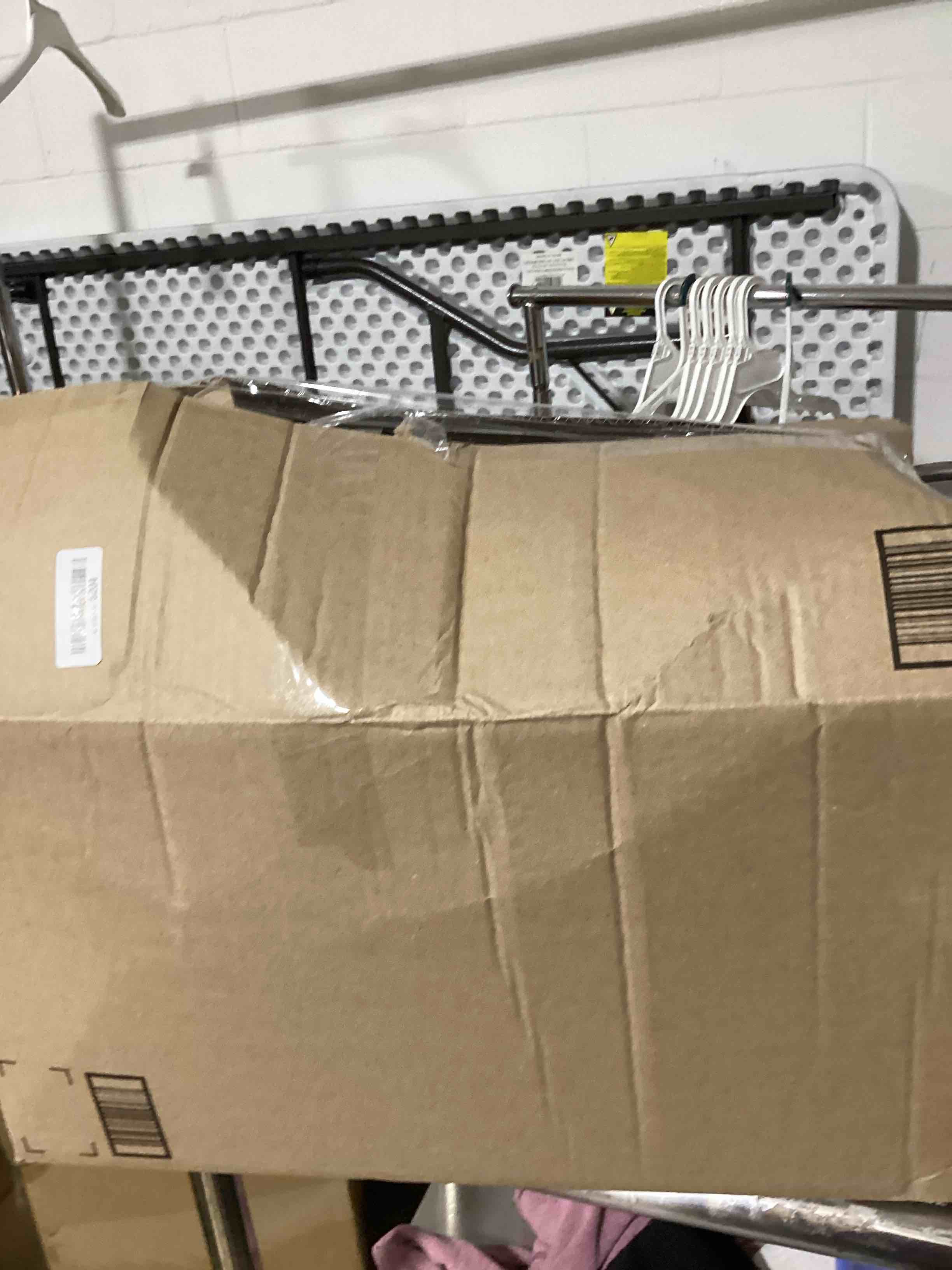 https://s3.amazonaws.com/lotting-images-prod/bidfta/PNK1838654_1757708330419.jpeg