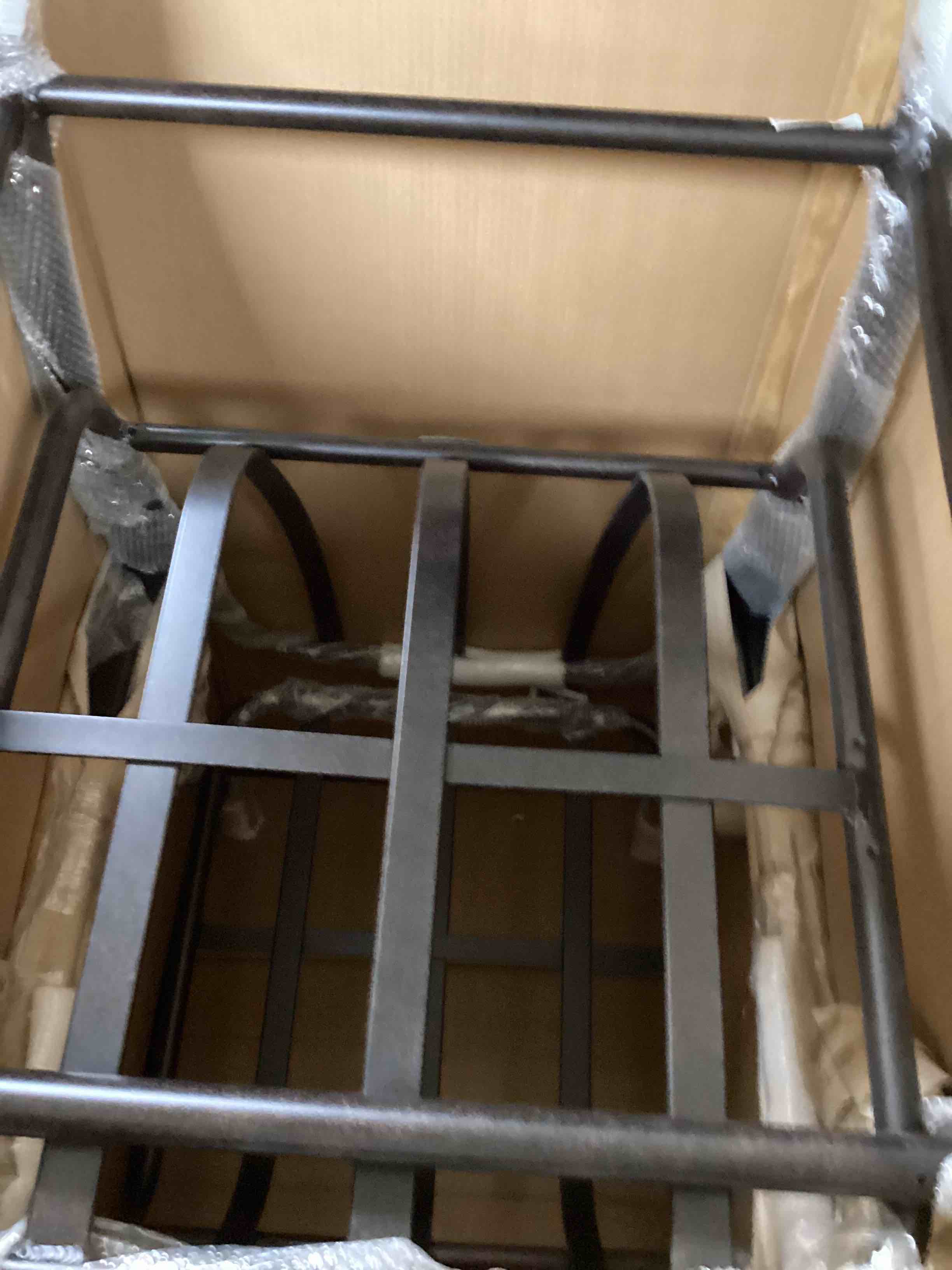 https://s3.amazonaws.com/lotting-images-prod/bidfta/PNK1838750_1758039126451.jpeg