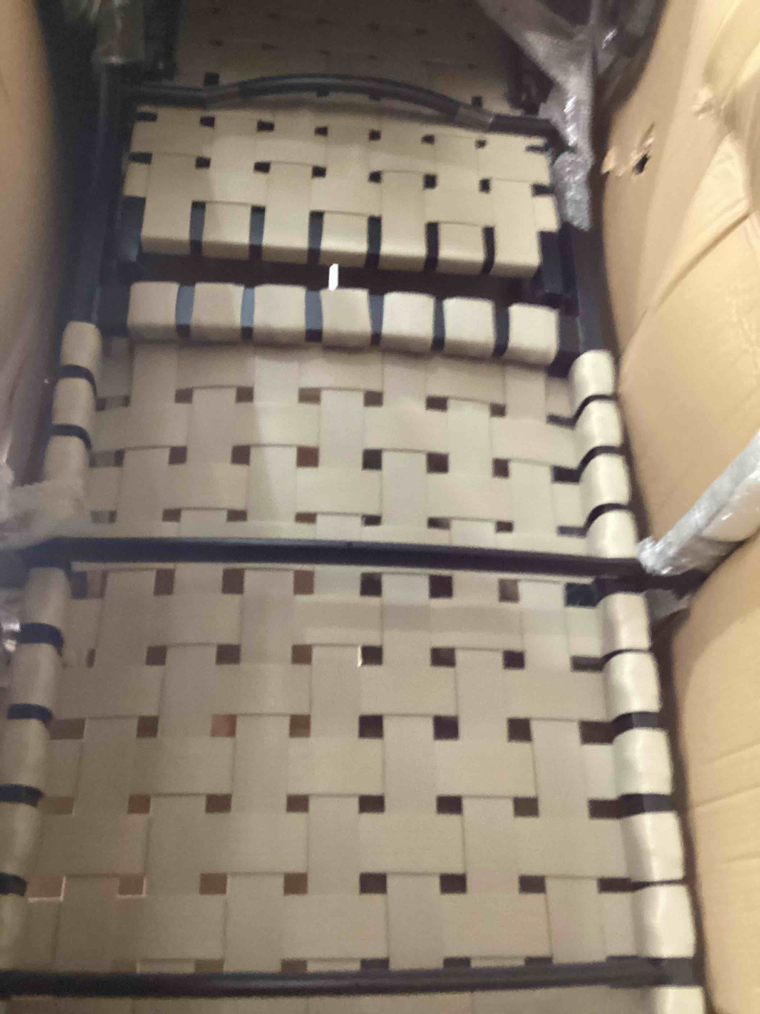 https://s3.amazonaws.com/lotting-images-prod/bidfta/PNK1838766_1758037537455.jpeg