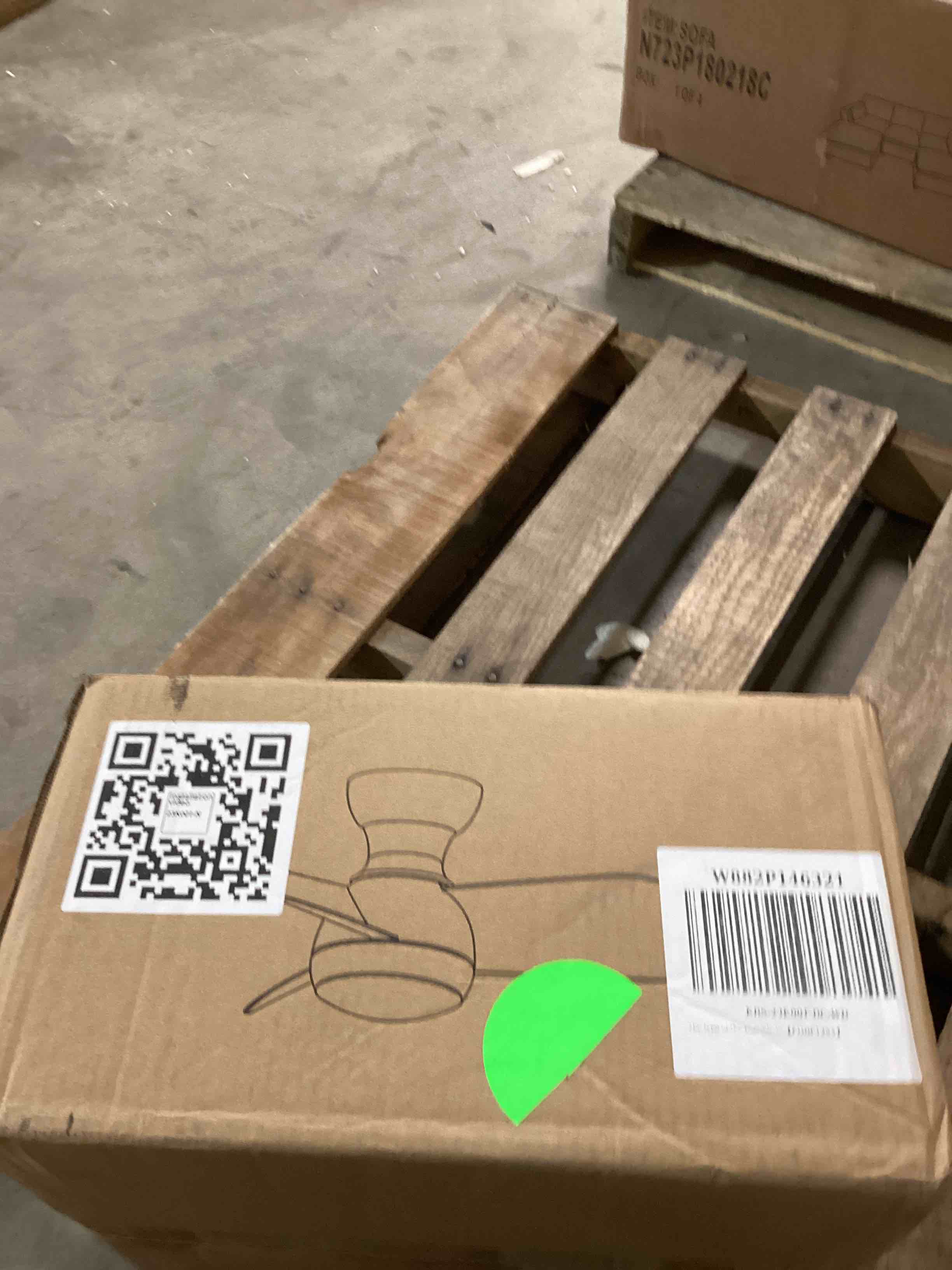 https://s3.amazonaws.com/lotting-images-prod/bidfta/PNK1838915_1758138016705.jpeg