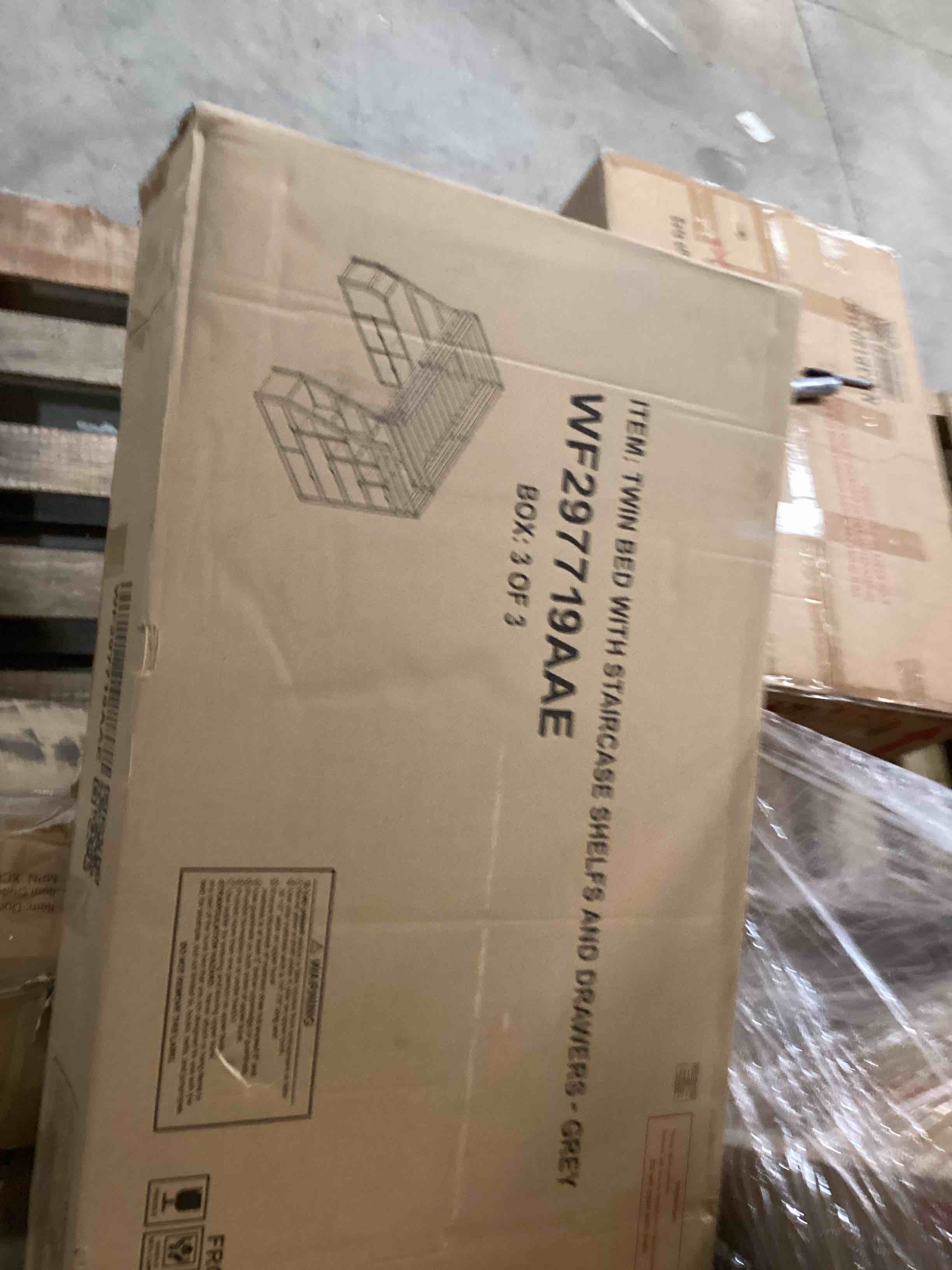 https://s3.amazonaws.com/lotting-images-prod/bidfta/PNK1838918_1758139116519.jpeg