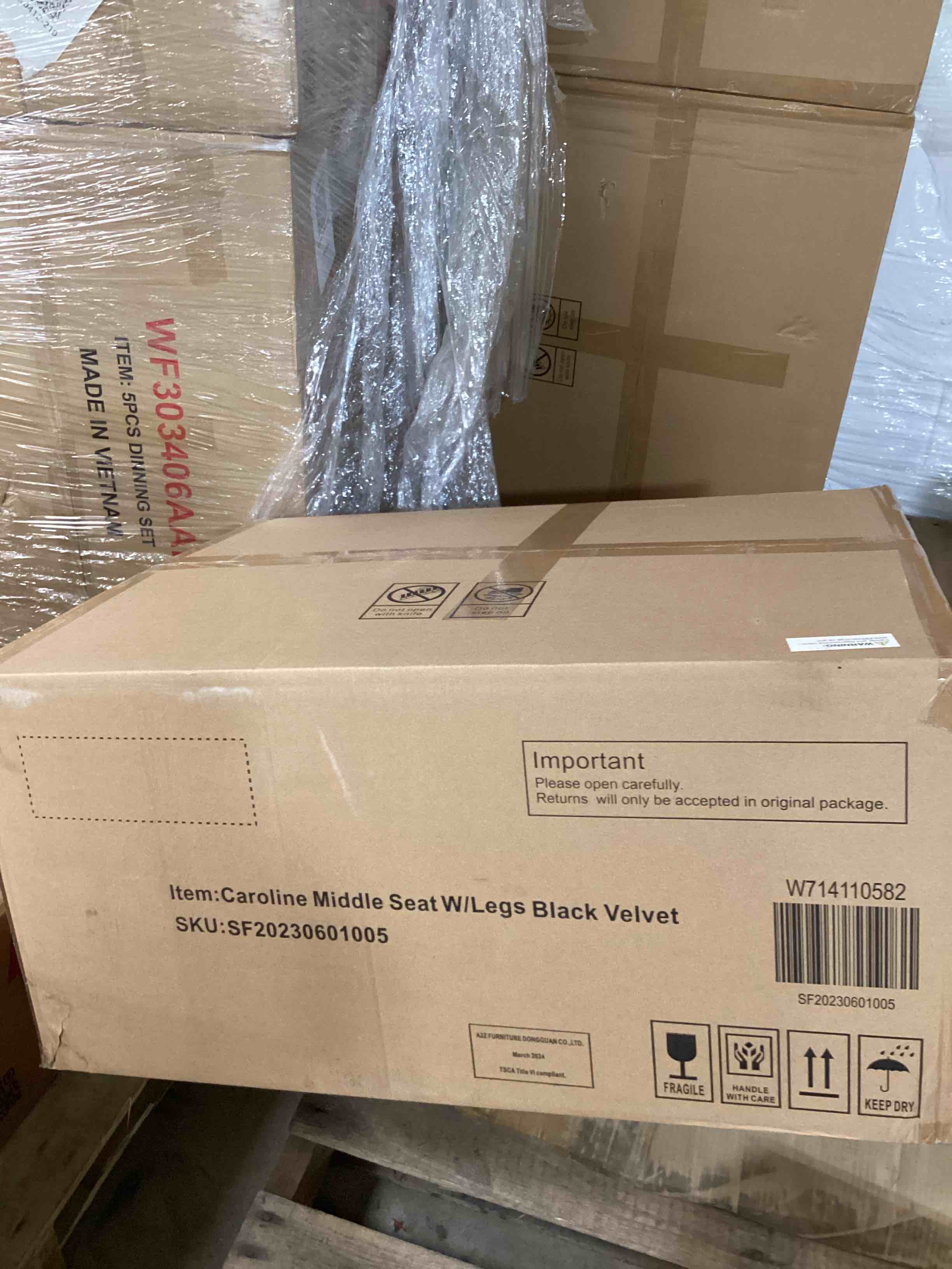 https://s3.amazonaws.com/lotting-images-prod/bidfta/PNK1838921_1758139622665.jpeg