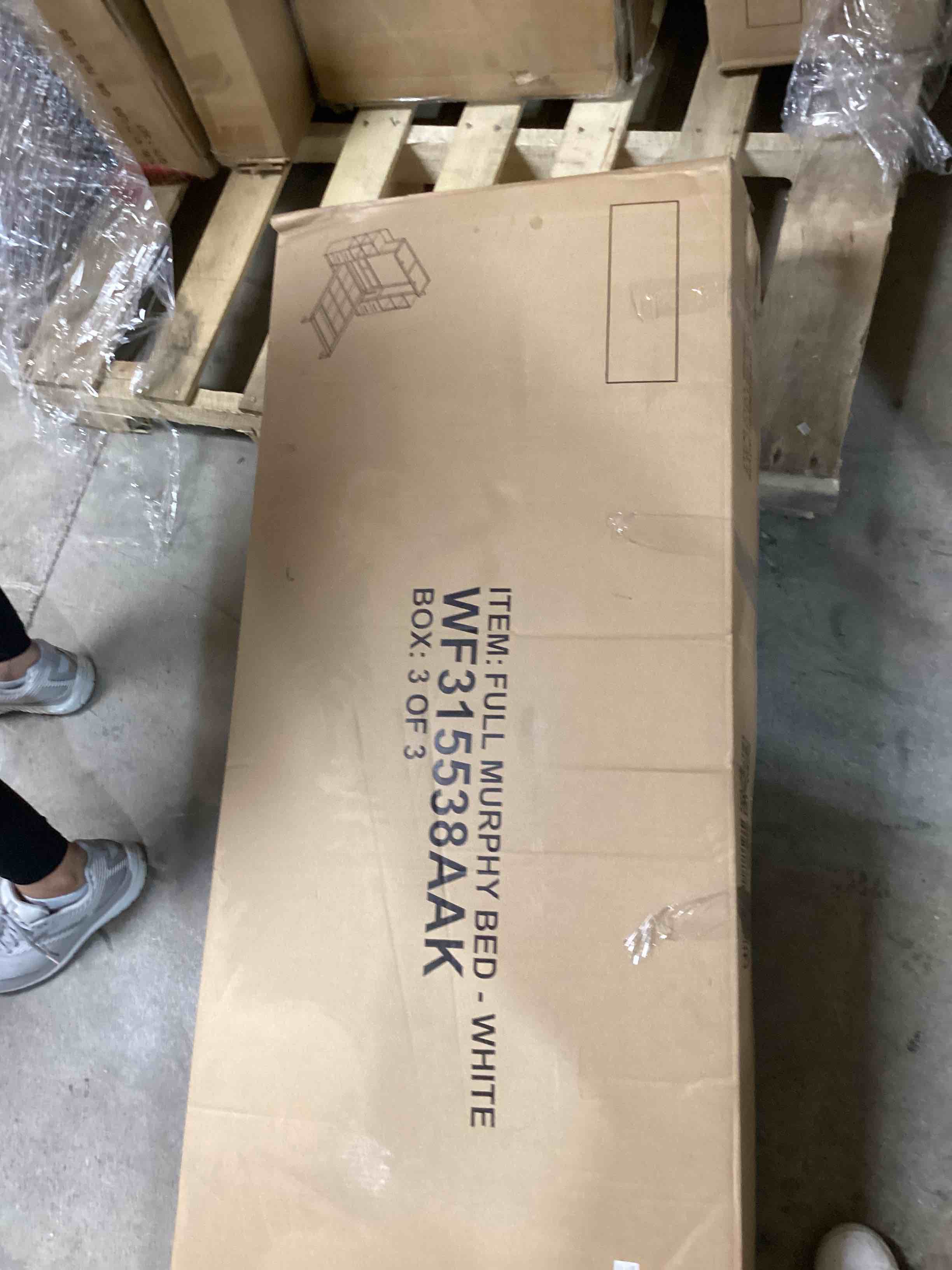 https://s3.amazonaws.com/lotting-images-prod/bidfta/PNK1838999_1758130475345.jpeg