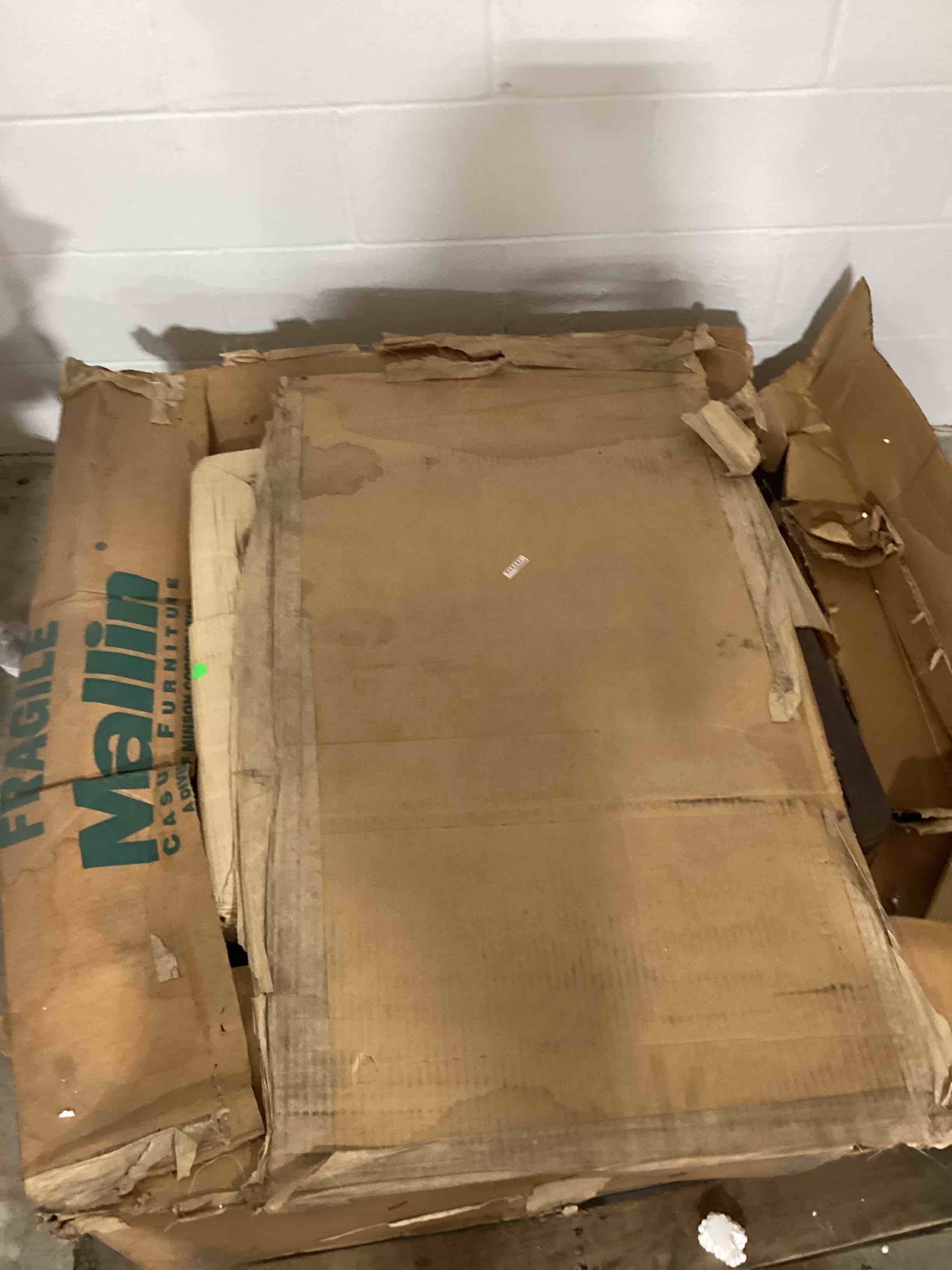 https://s3.amazonaws.com/lotting-images-prod/bidfta/PNK1839293_1758813749783.jpeg
