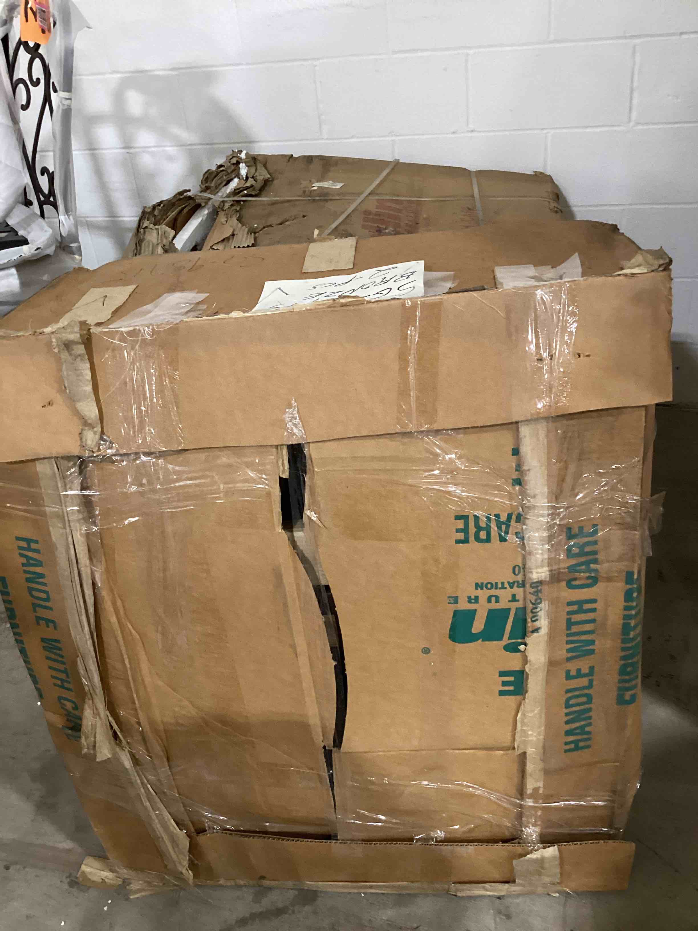 https://s3.amazonaws.com/lotting-images-prod/bidfta/PNK1839346_1758811583847.jpeg