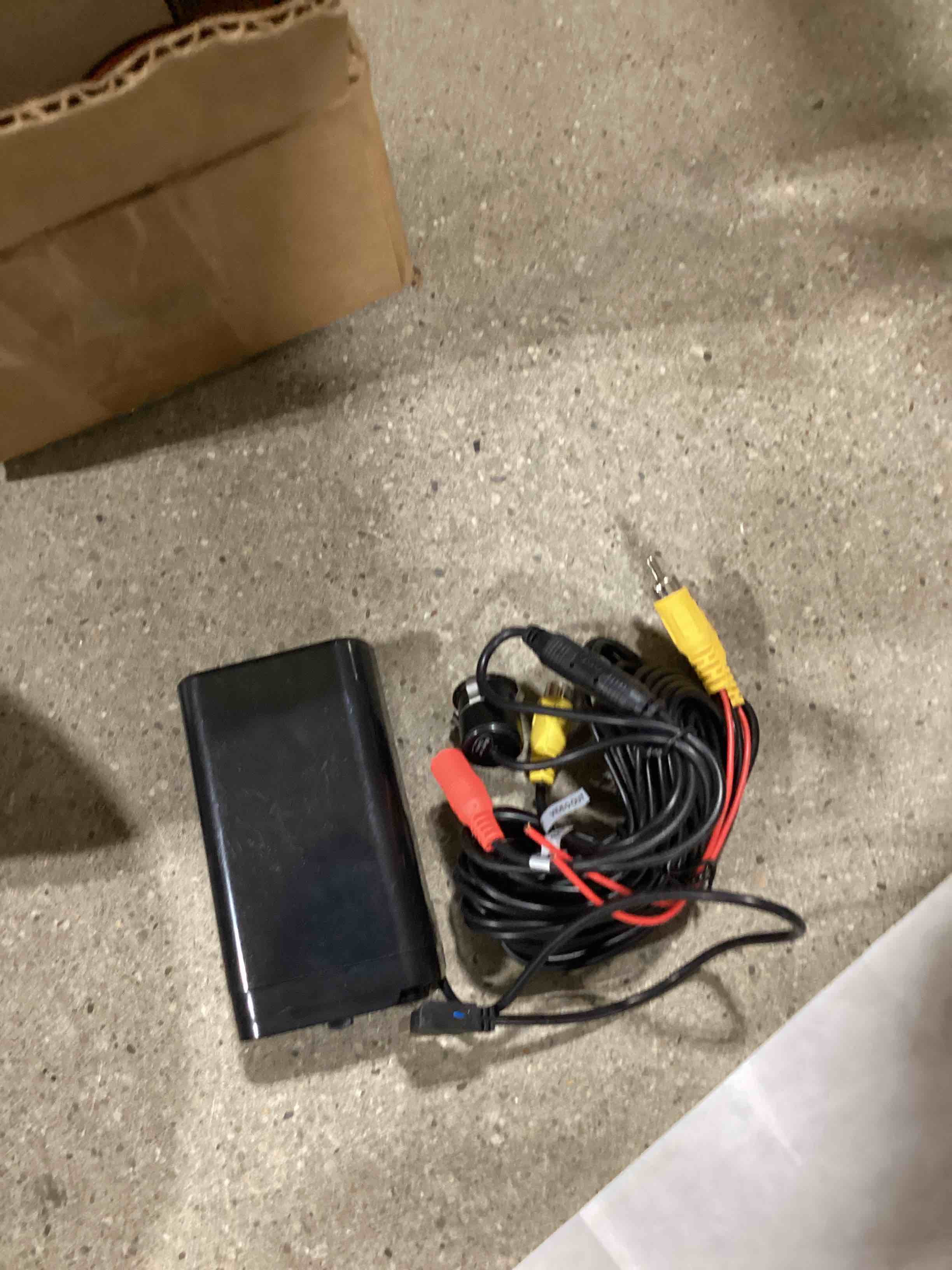 https://s3.amazonaws.com/lotting-images-prod/bidfta/PNK1839371_1758827594384.jpeg