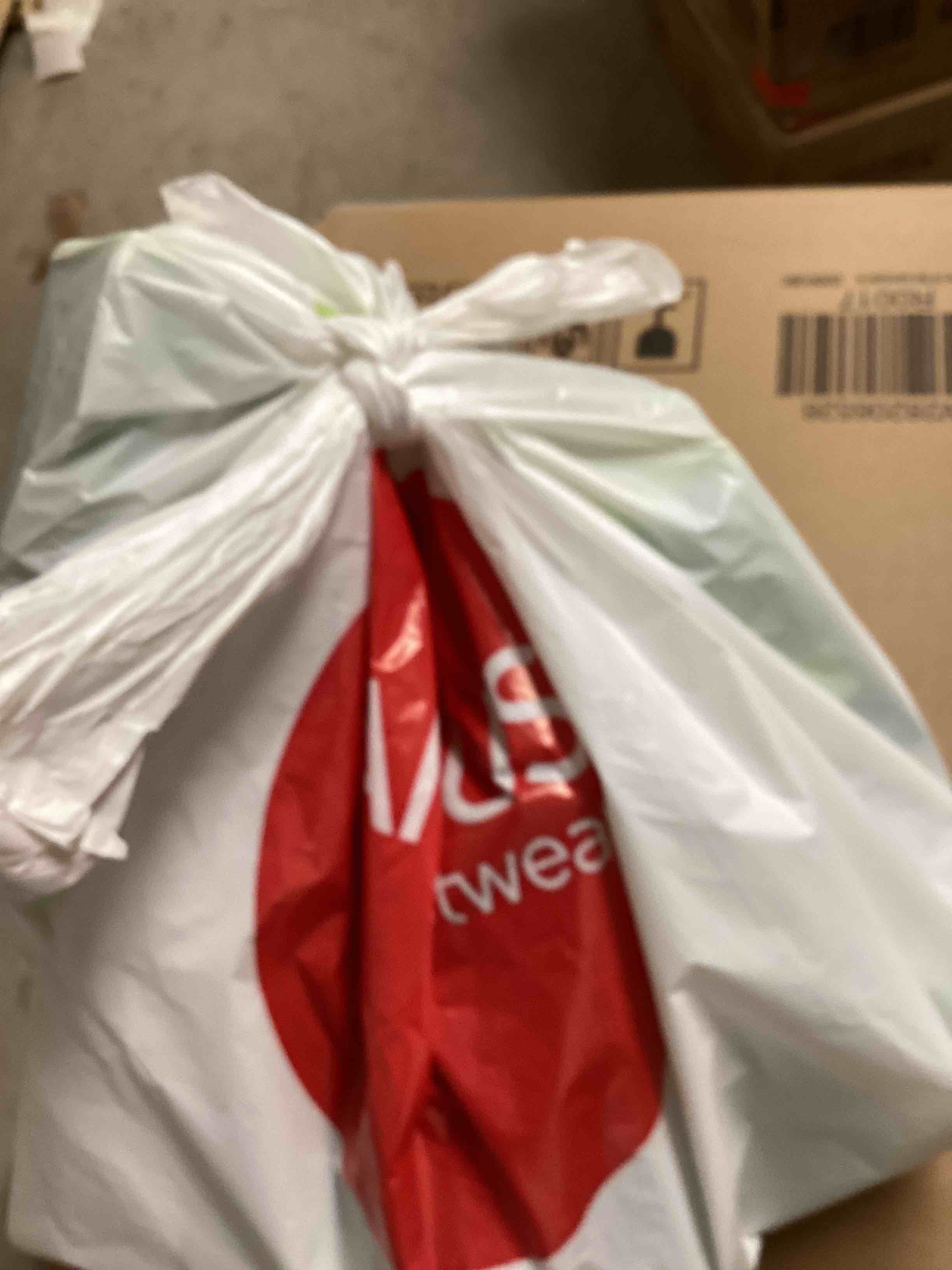 https://s3.amazonaws.com/lotting-images-prod/bidfta/PNK1839414_1758832151324.jpeg