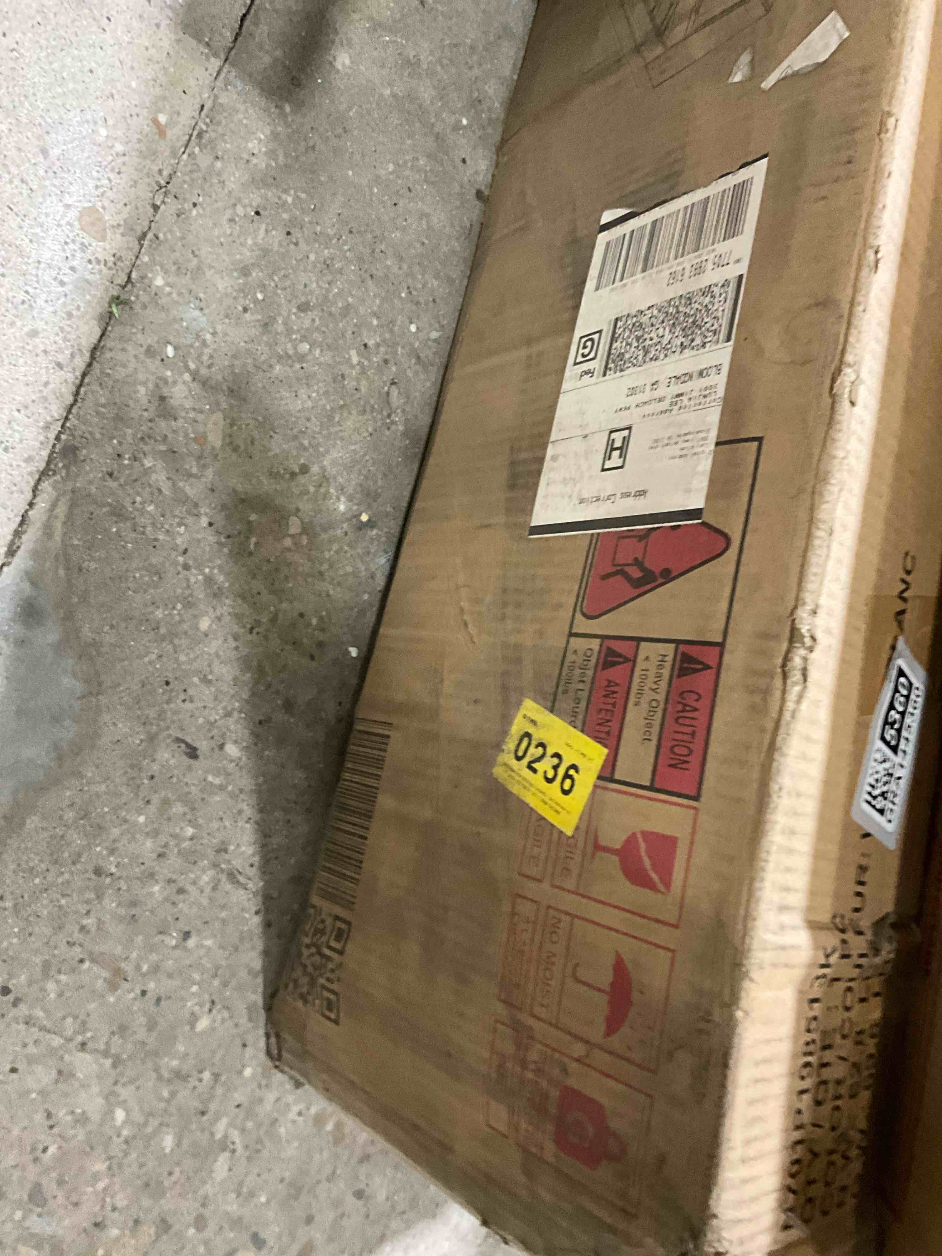 https://s3.amazonaws.com/lotting-images-prod/bidfta/PNK1839488_1759153752540.jpeg