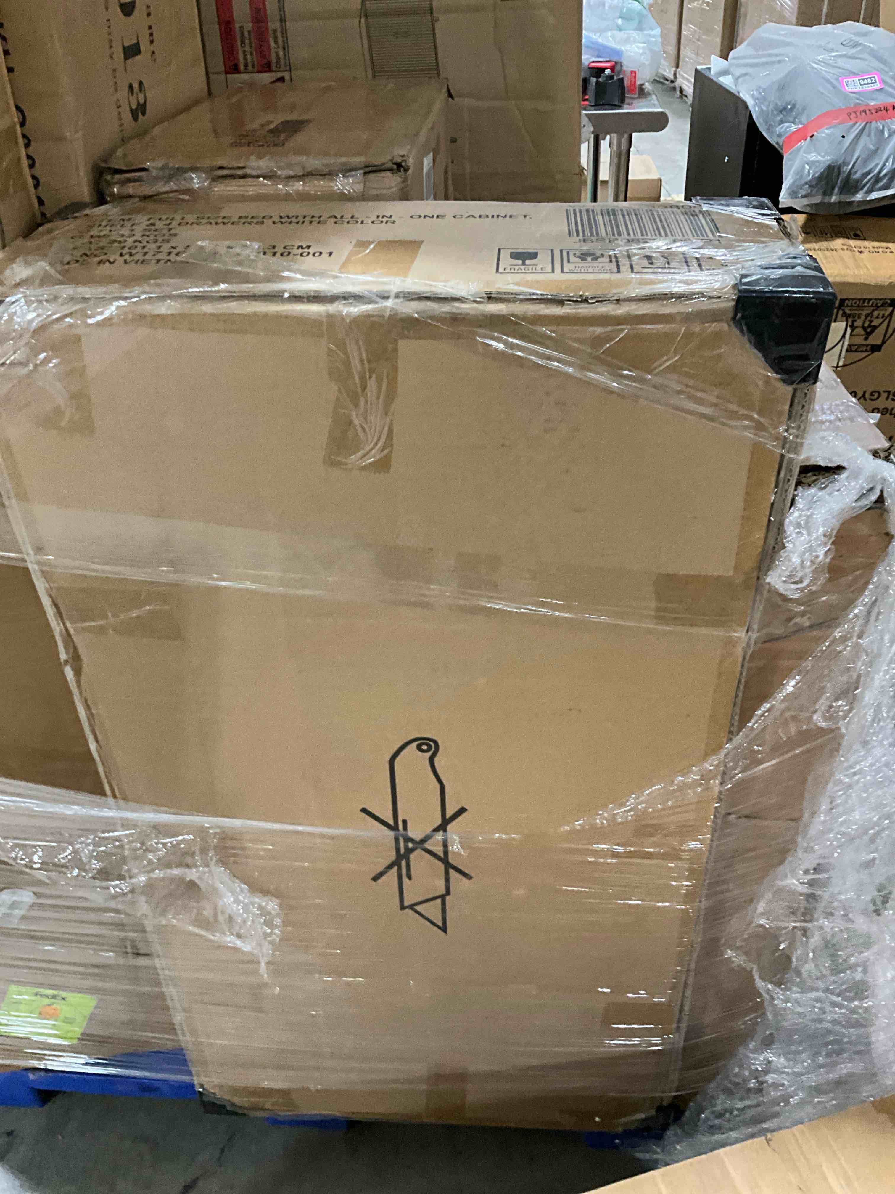 https://s3.amazonaws.com/lotting-images-prod/bidfta/PNK1839592_1759162092133.jpeg