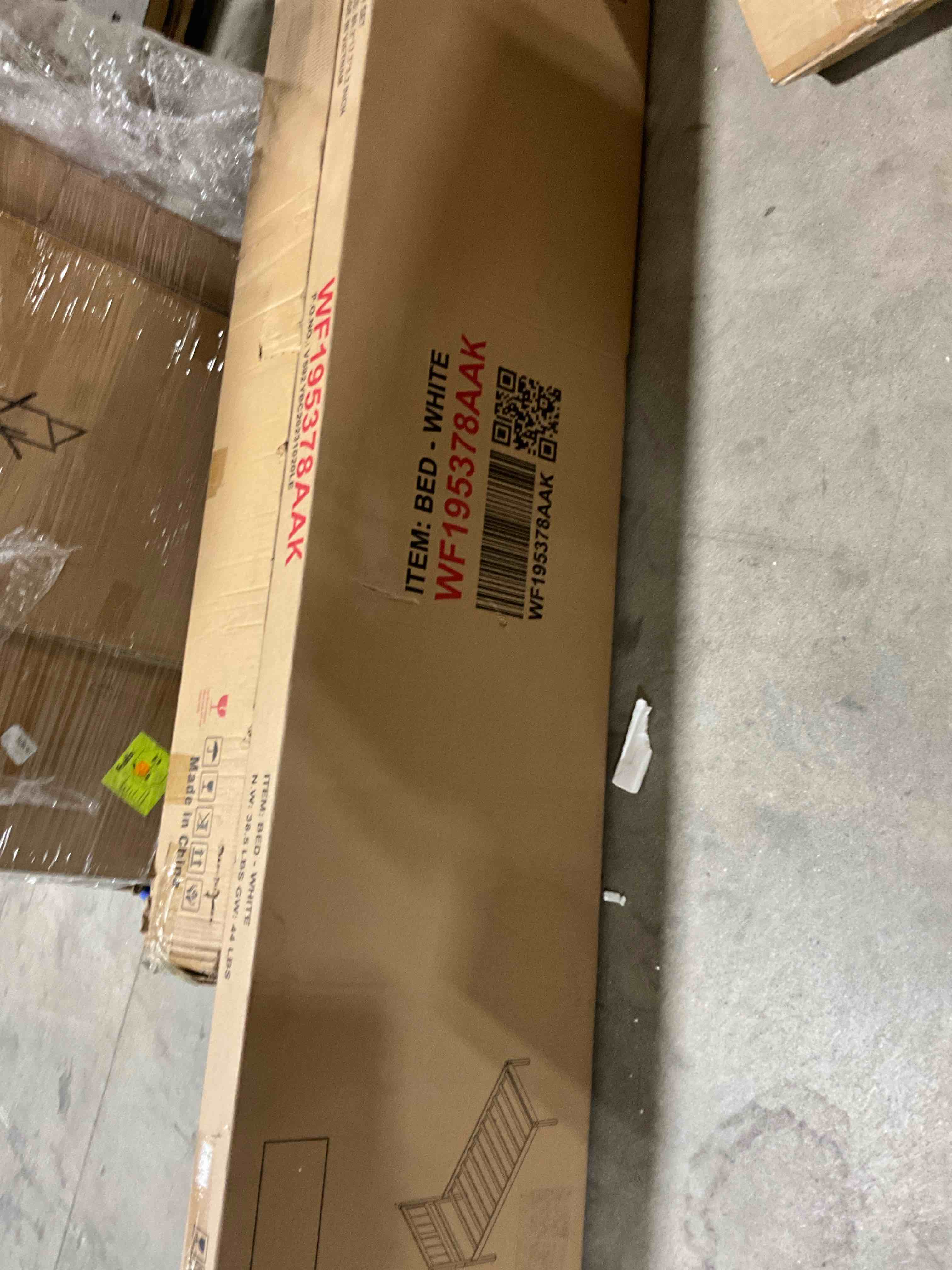 https://s3.amazonaws.com/lotting-images-prod/bidfta/PNK1839593_1759161775304.jpeg
