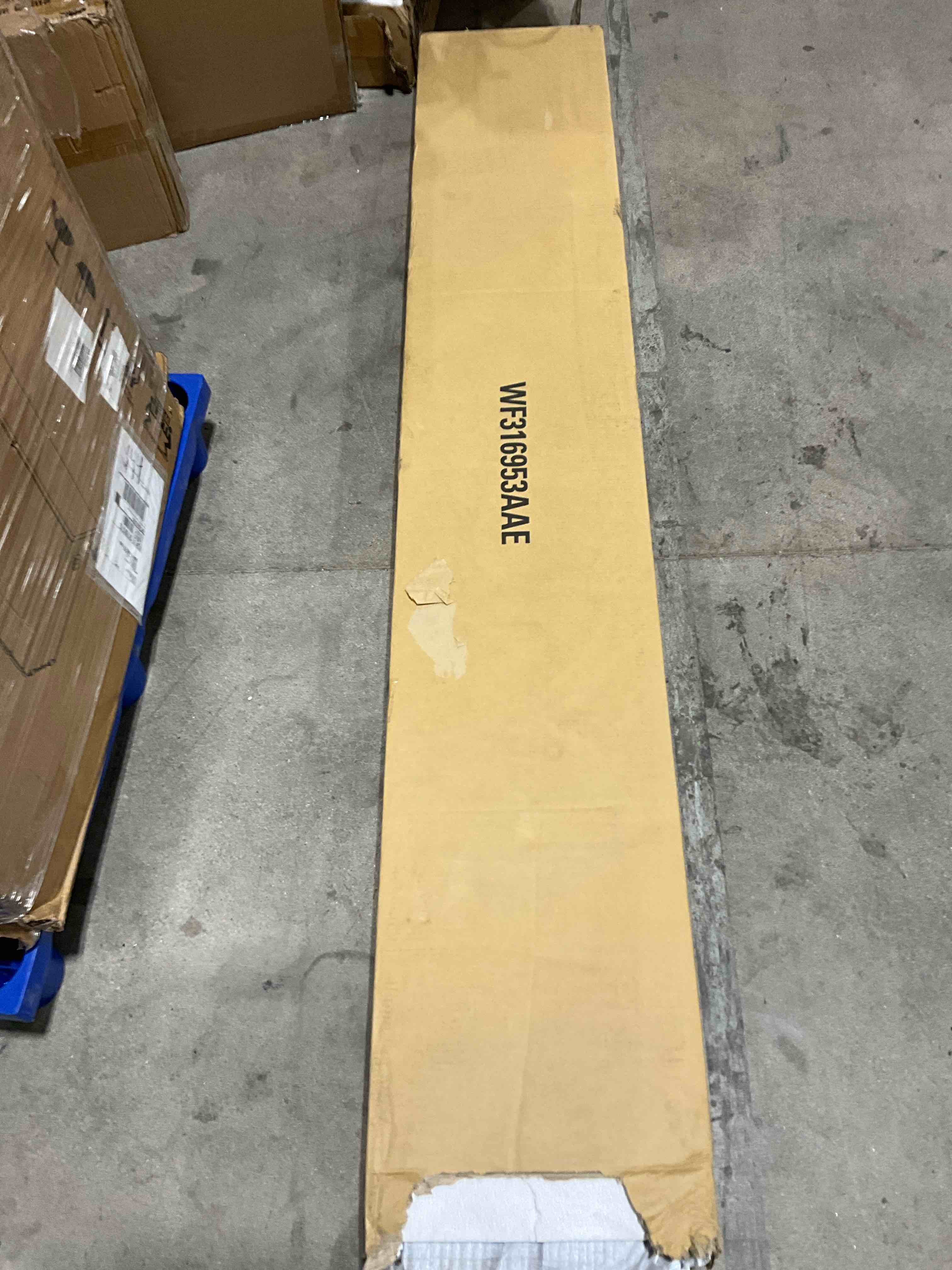 https://s3.amazonaws.com/lotting-images-prod/bidfta/PNK1839600_1759160490020.jpeg