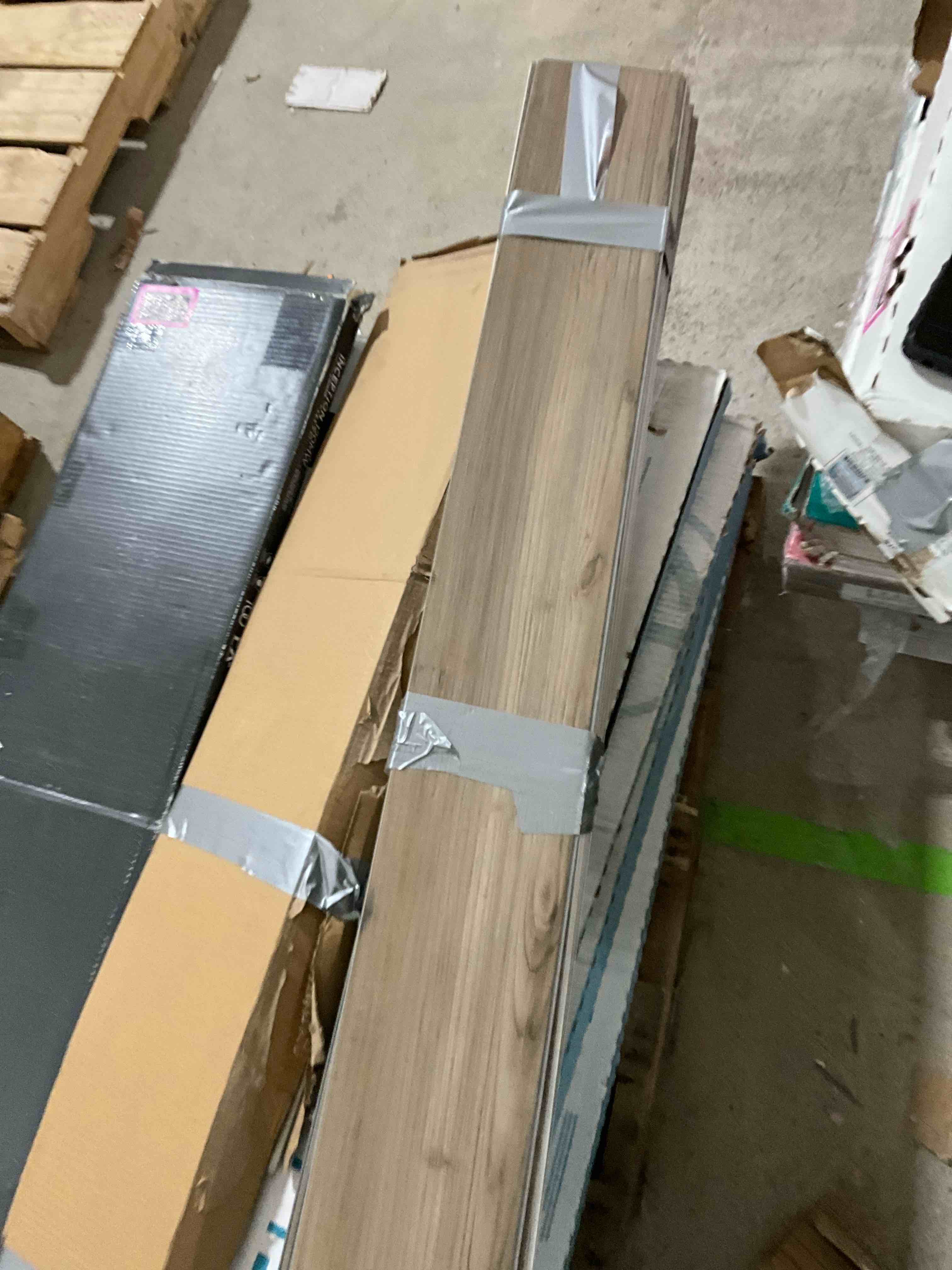 ASSORTED LAMINATE FLOORING 